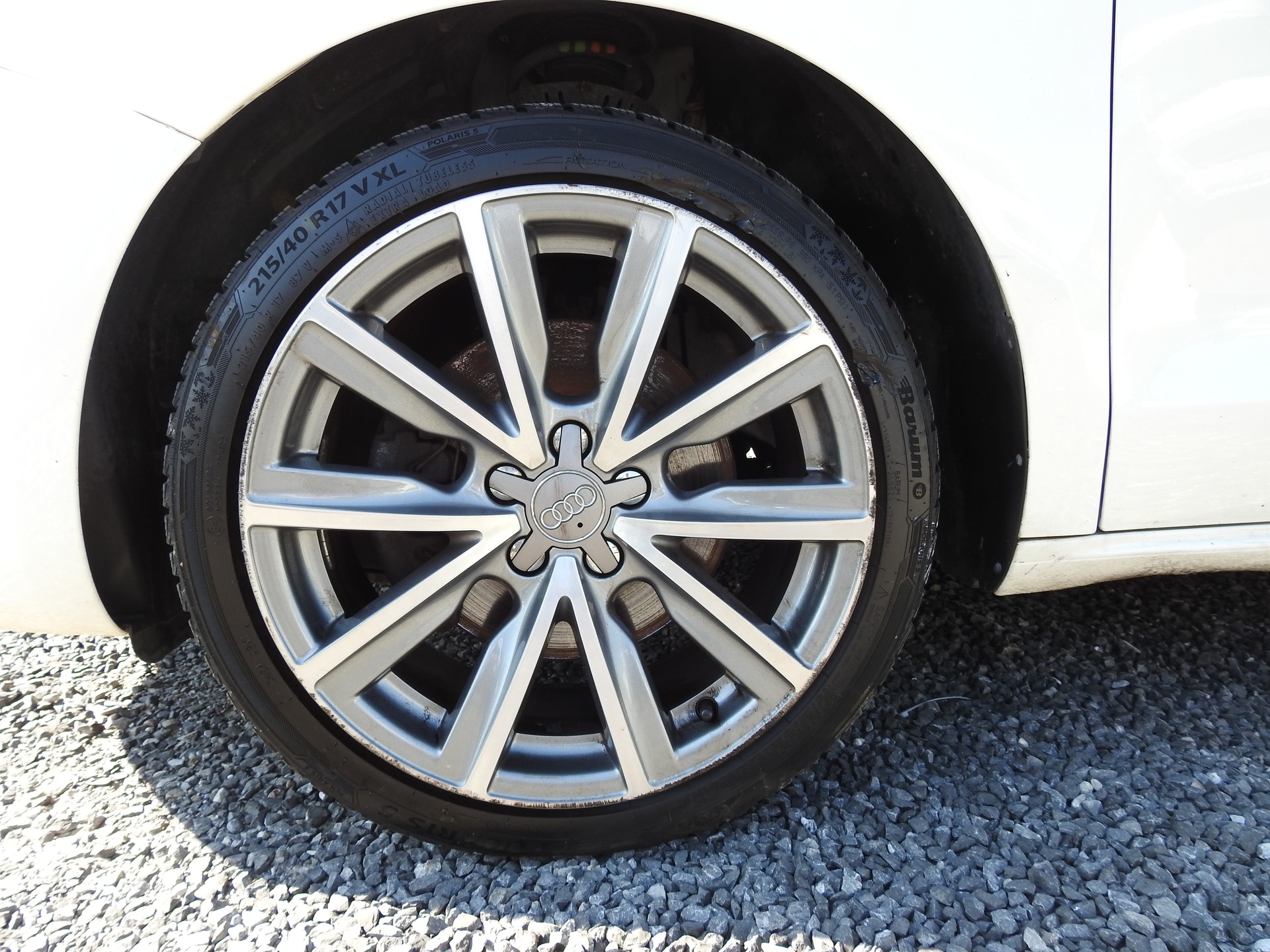 AUDI A1 1.6 TDI Ambition-image-9