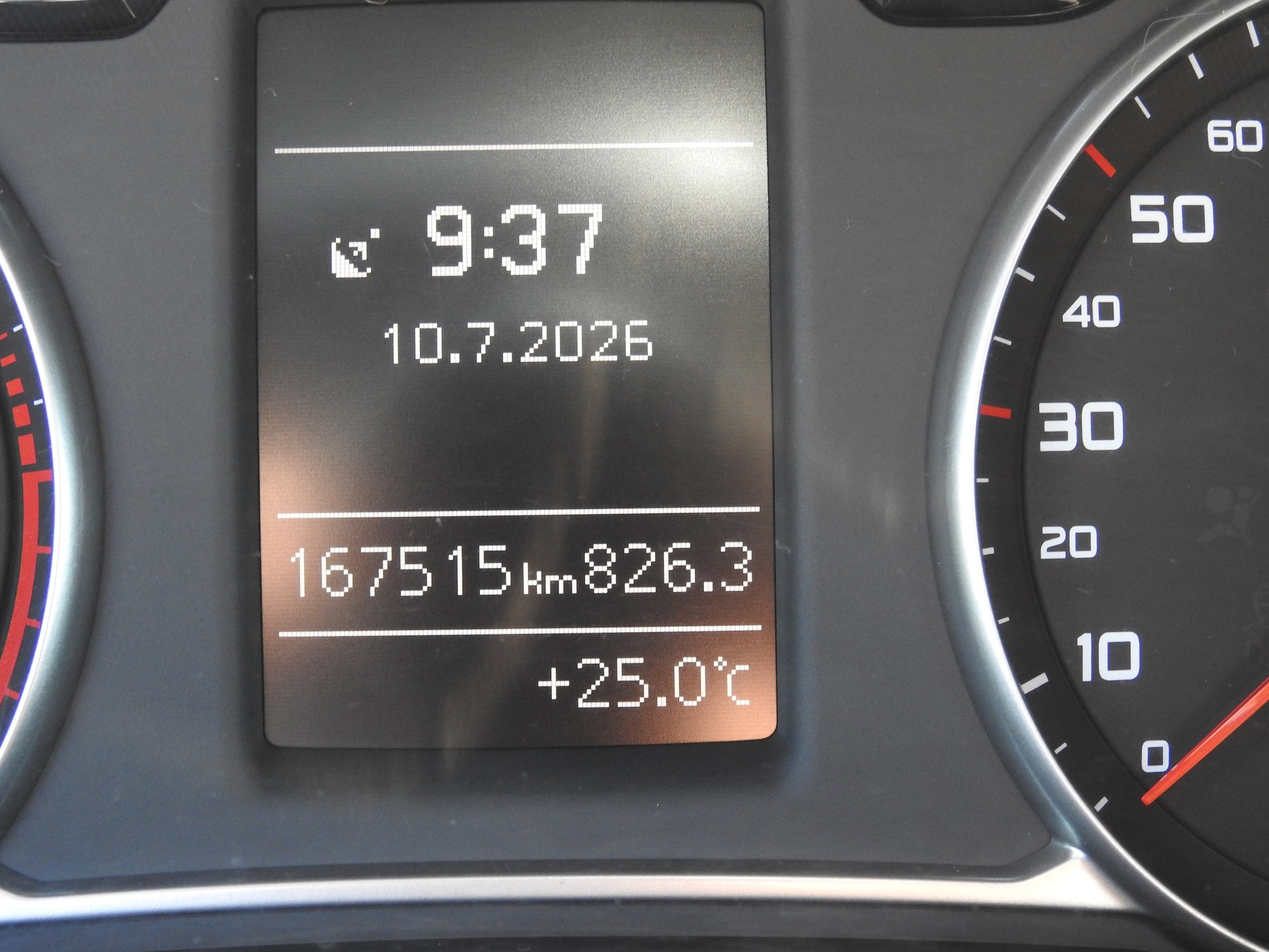AUDI A1 1.6 TDI Ambition-image-23
