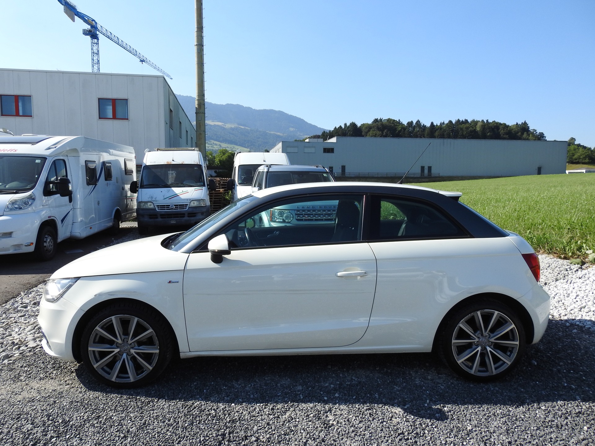 AUDI A1 1.6 TDI Ambition-image-3