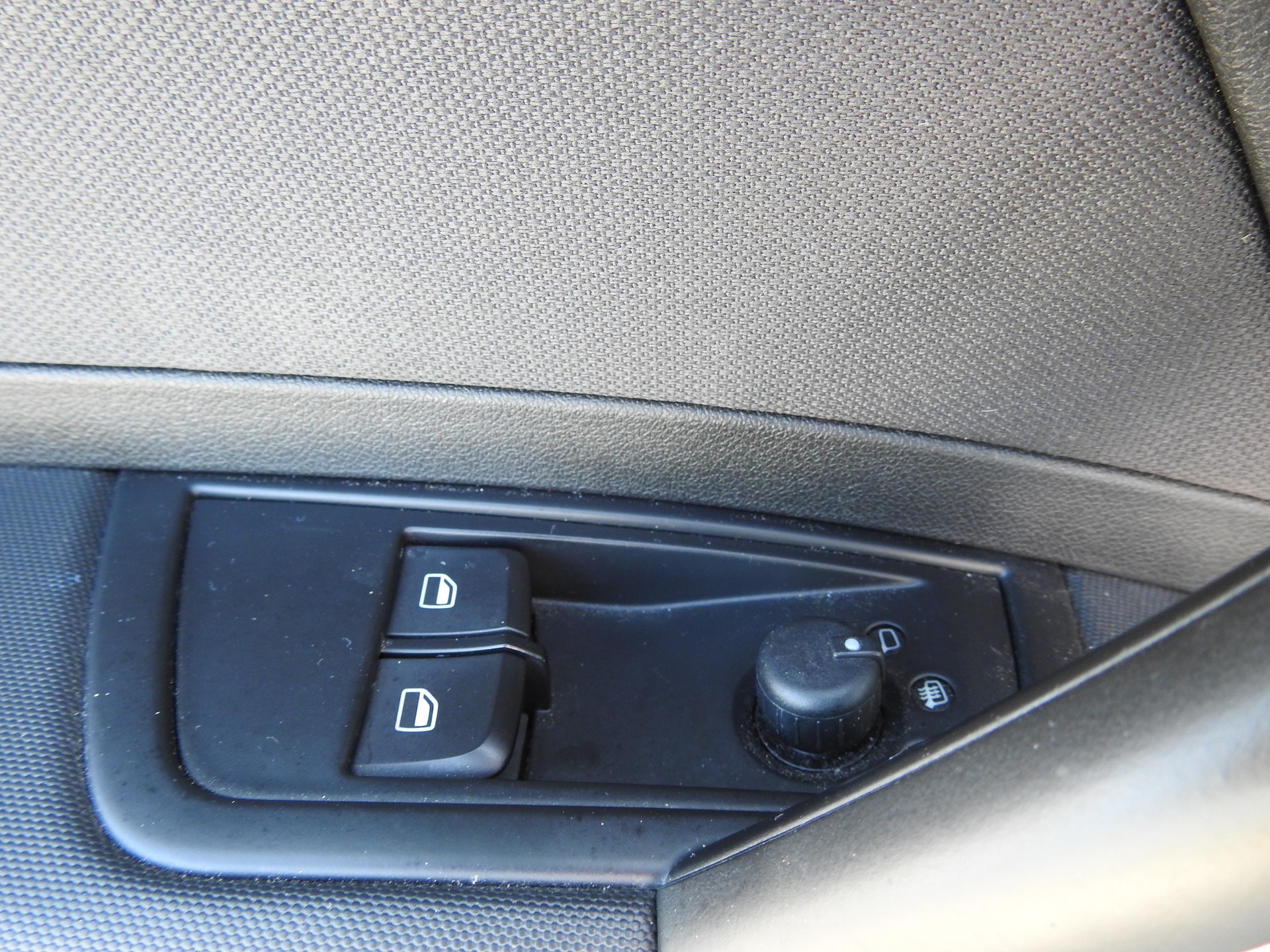 AUDI A1 1.6 TDI Ambition-image-22