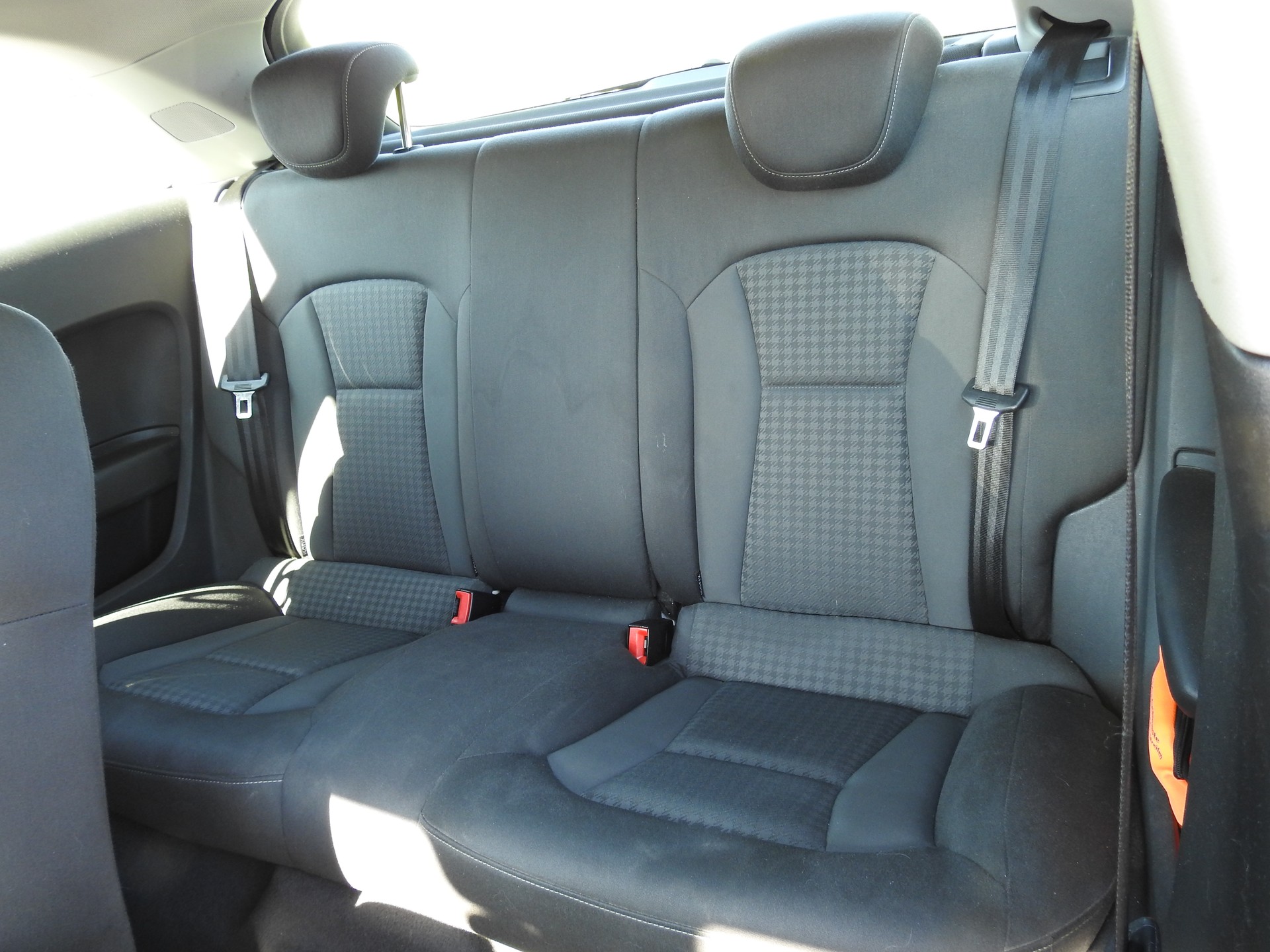 AUDI A1 1.6 TDI Ambition-image-14
