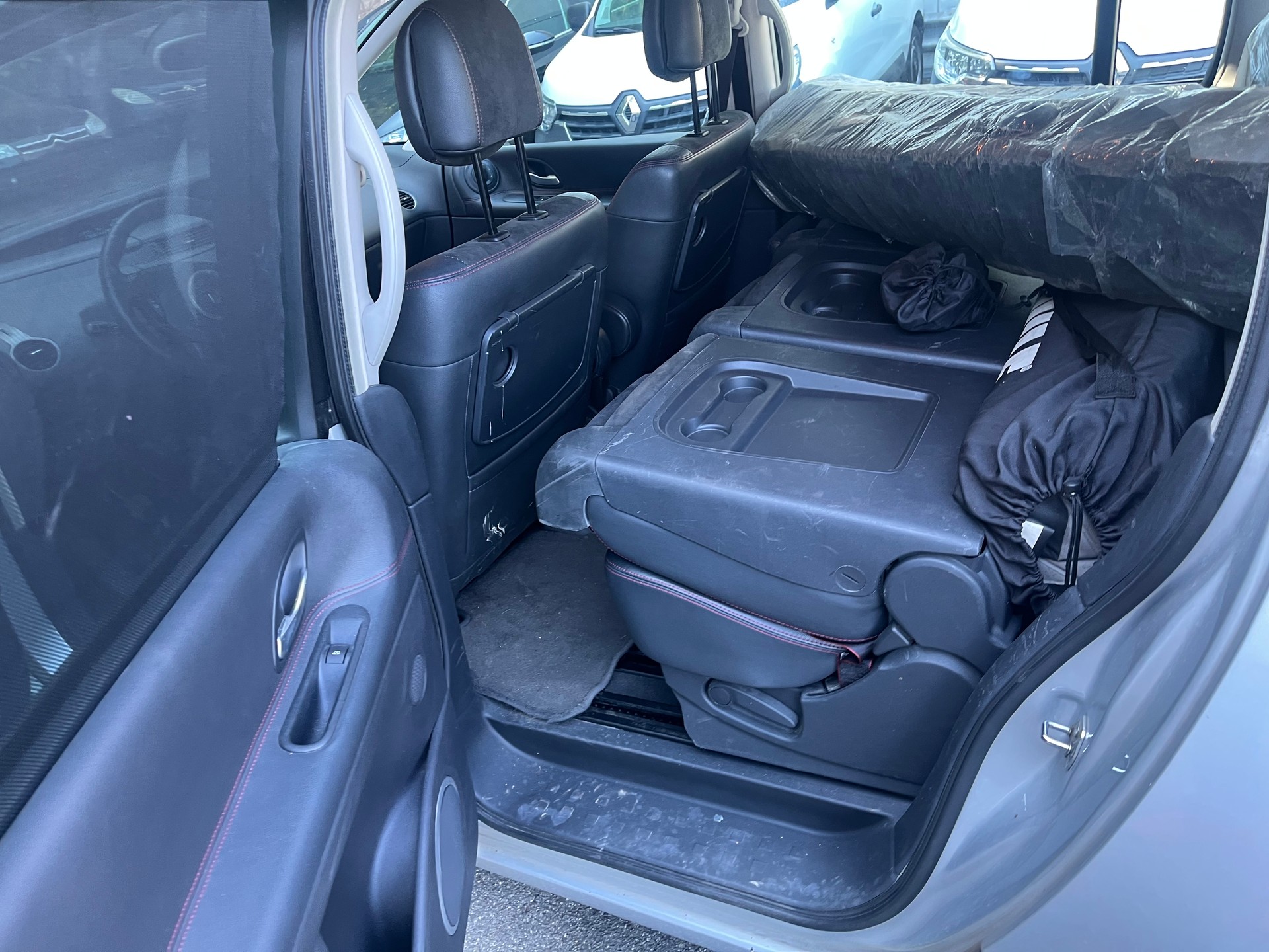 RENAULT Grand Espace 2.0 dCi Swiss Edition-image-9