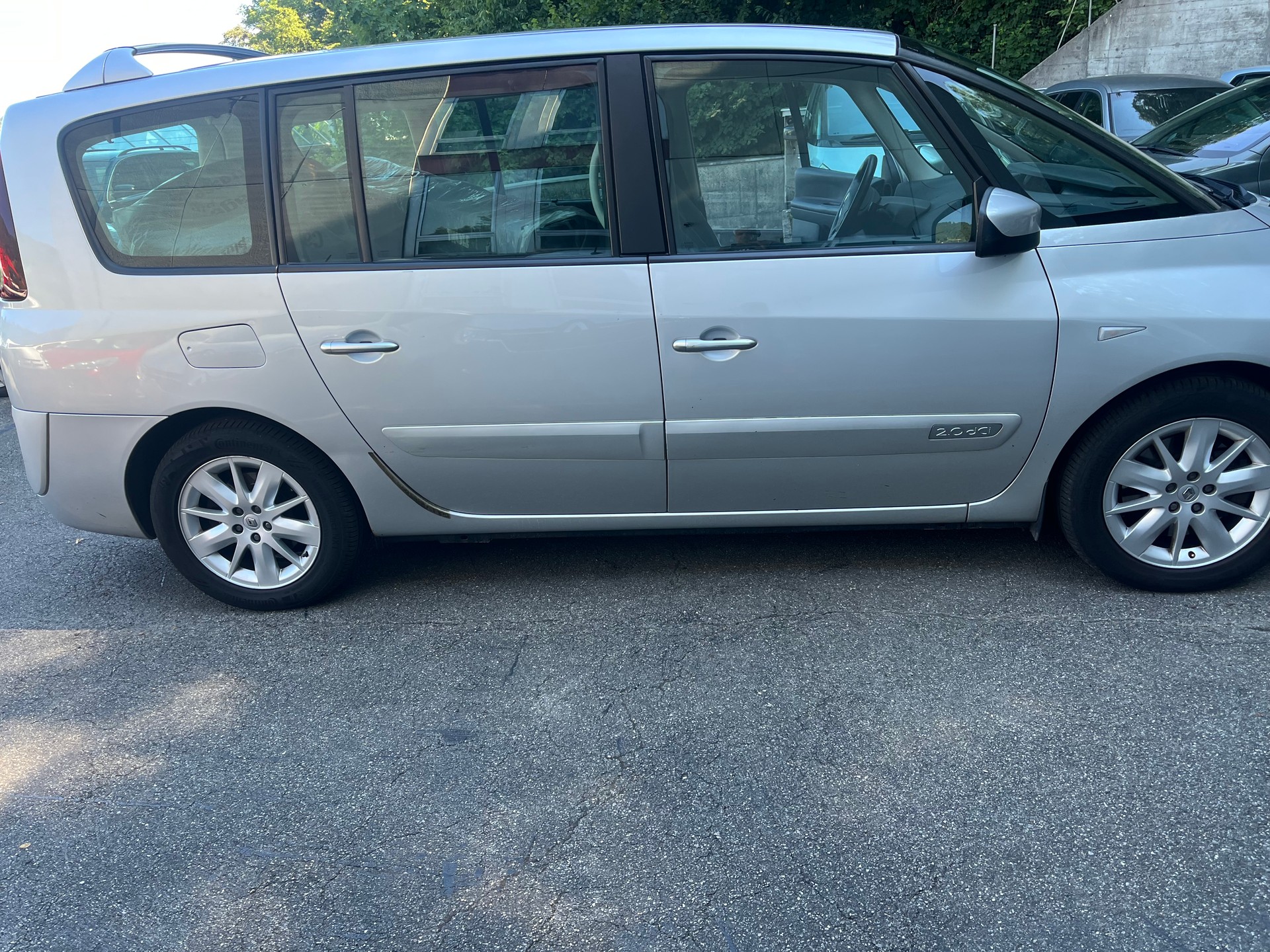 RENAULT Grand Espace 2.0 dCi Swiss Edition-image-1