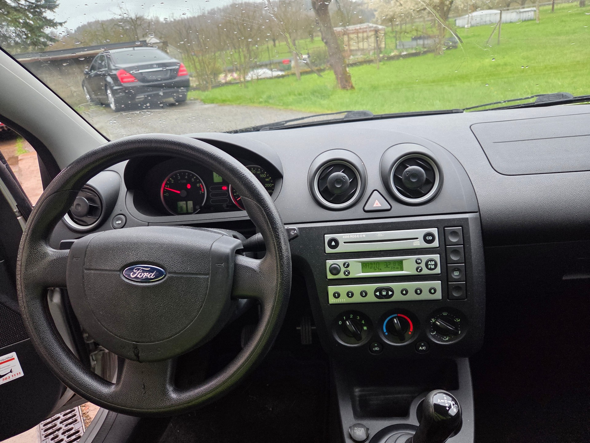 FORD FIESTA-image-8
