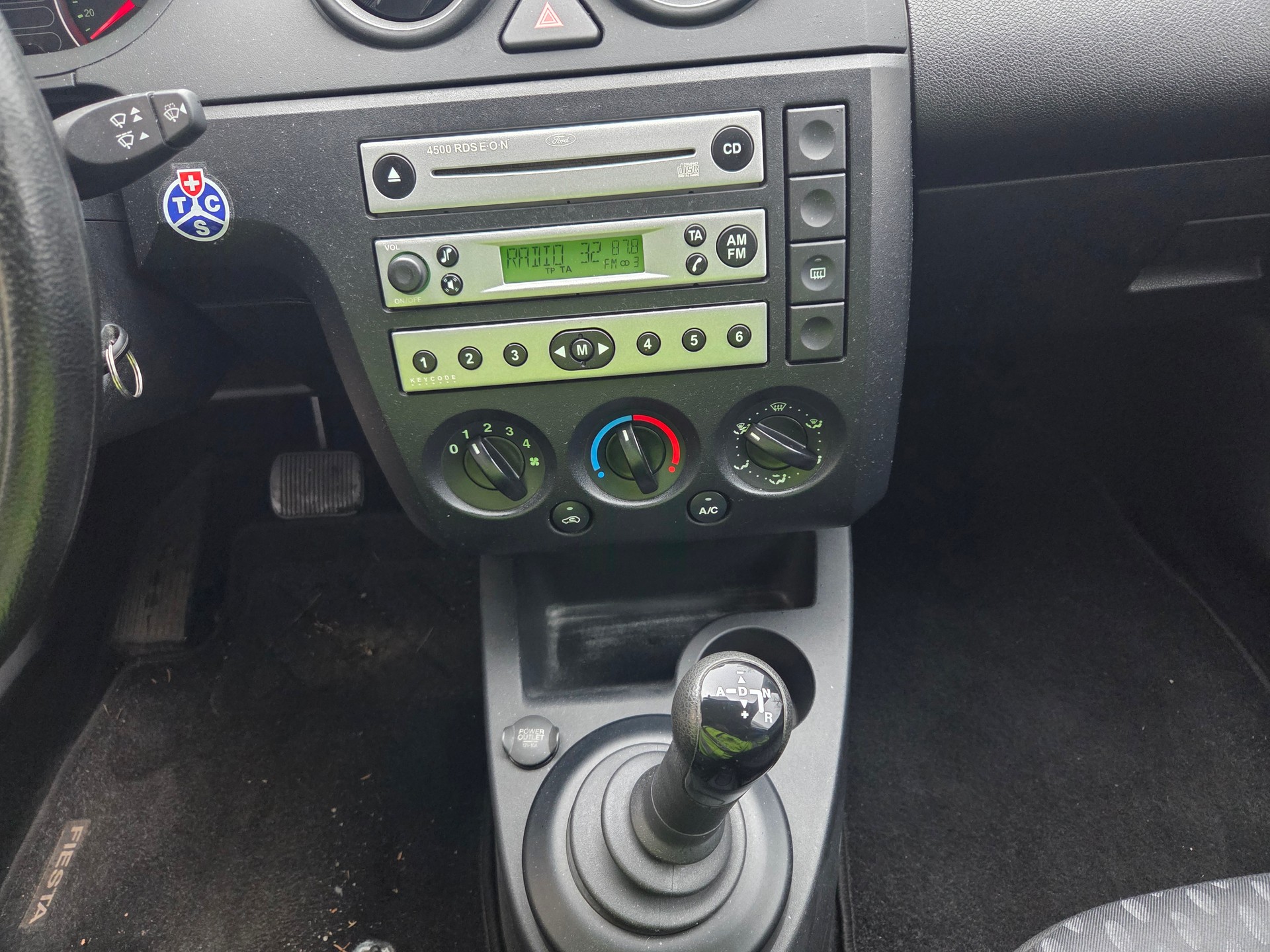 FORD FIESTA-image-4