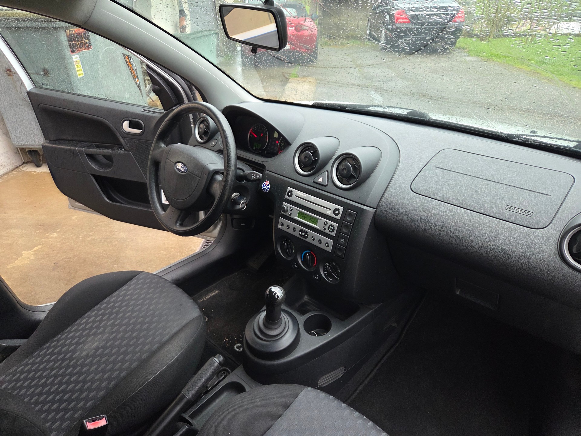 FORD FIESTA-image-3