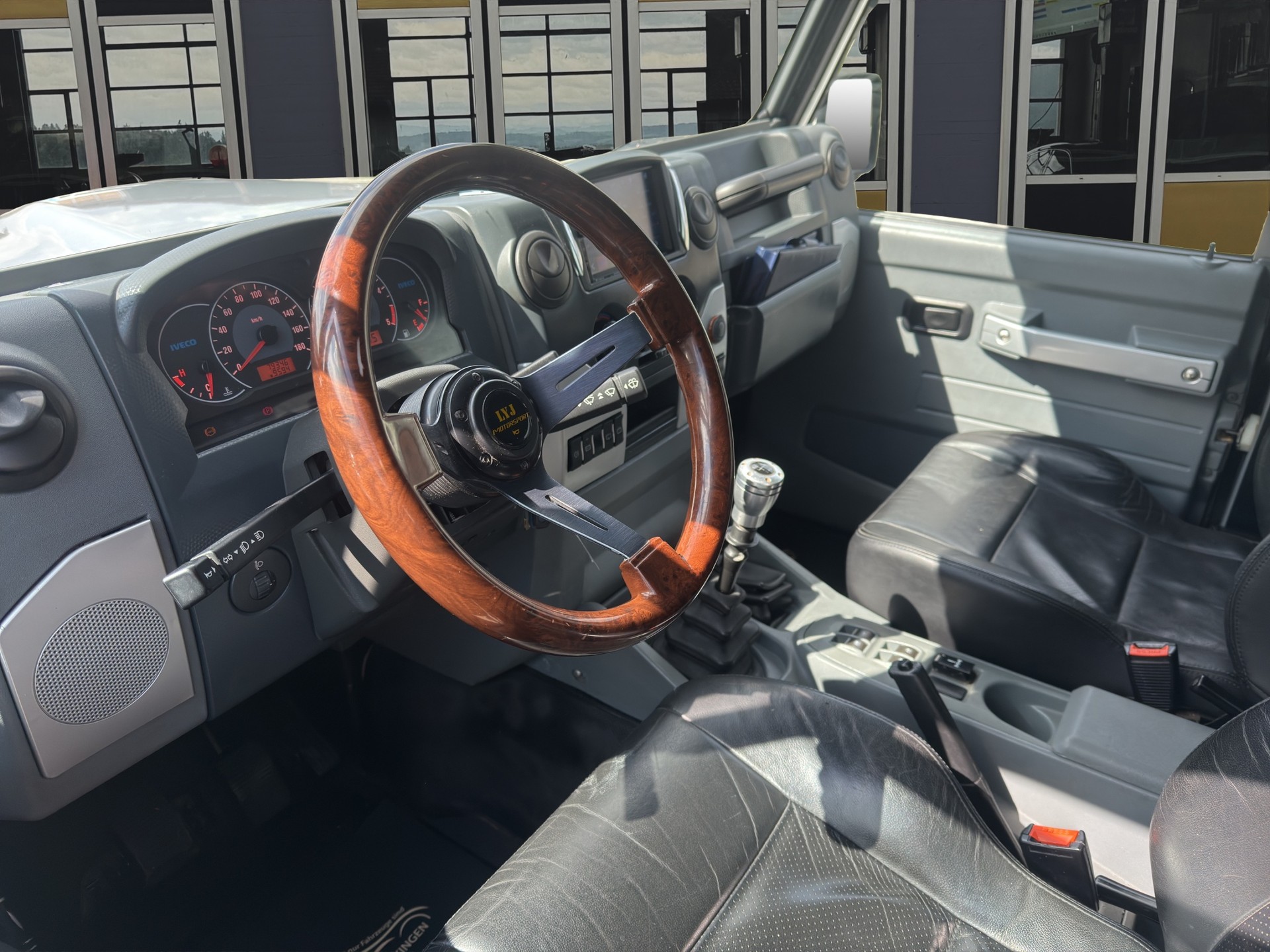 IVECO Massif 25S18-image-8