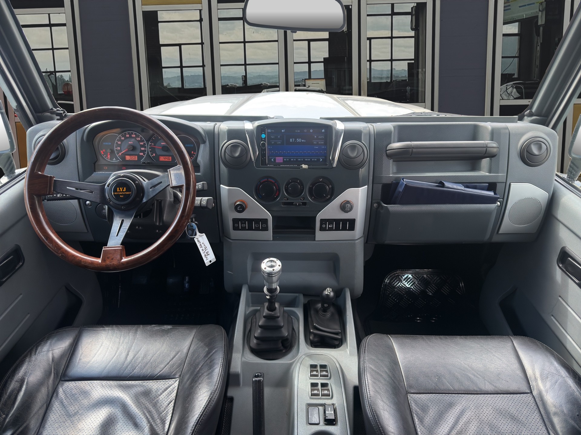 IVECO Massif 25S18-image-10