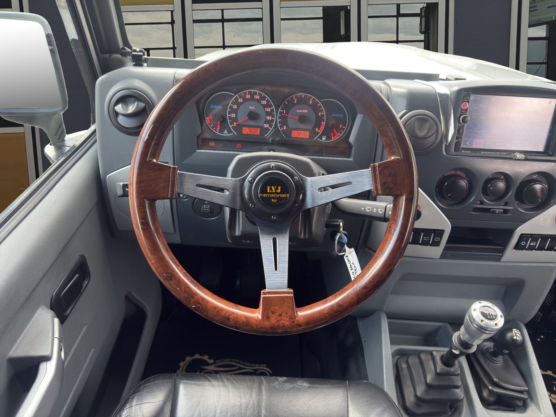 IVECO Massif 25S18-image-11