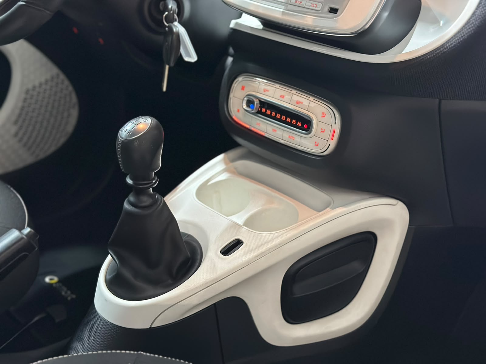SMART fortwo-image-13