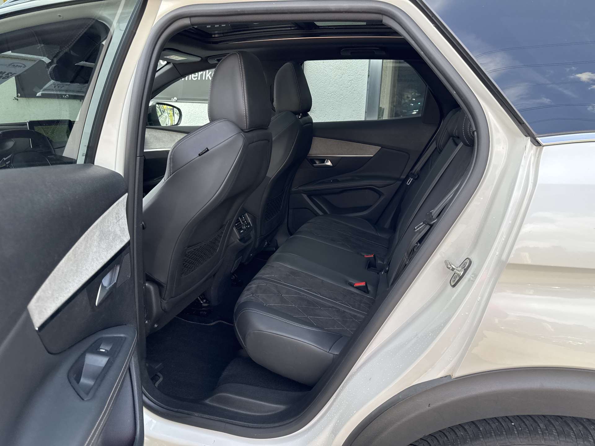 PEUGEOT 3008 2.0 BlueHDi GT EAT-Automat-image-7