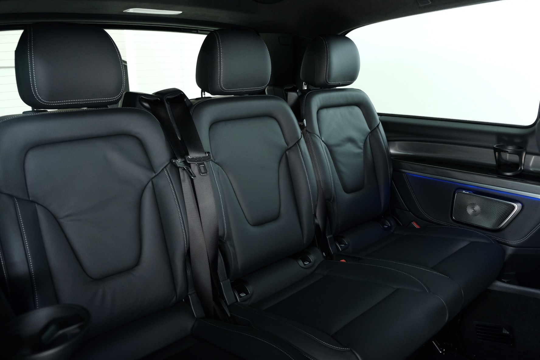 MERCEDES-BENZ V 300 d lang Exclusive 9G-Tronic-image-13