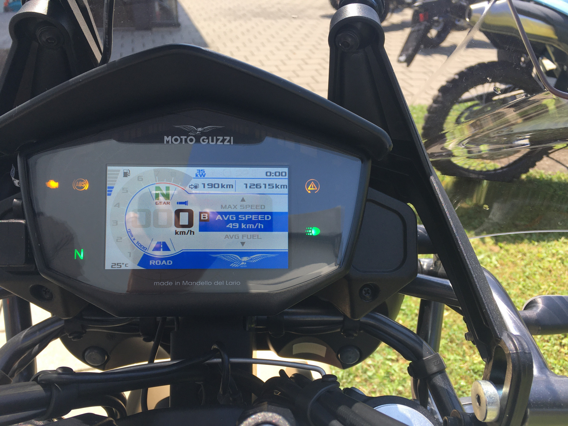 MOTO GUZZI V85 TT Travel-image-7