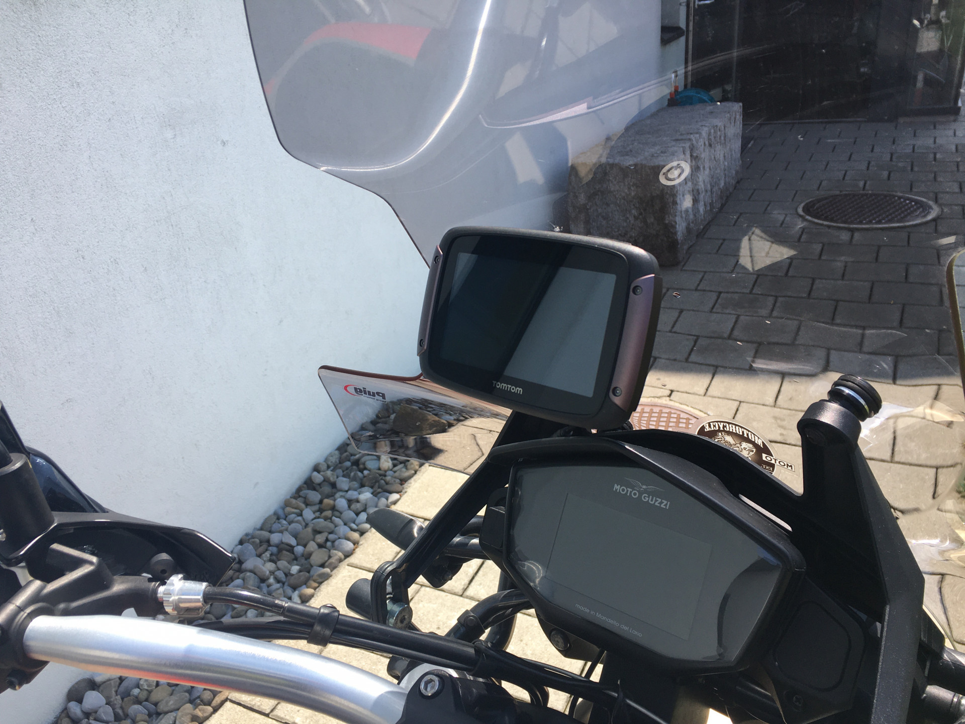 MOTO GUZZI V85 TT Travel-showroom-element-3