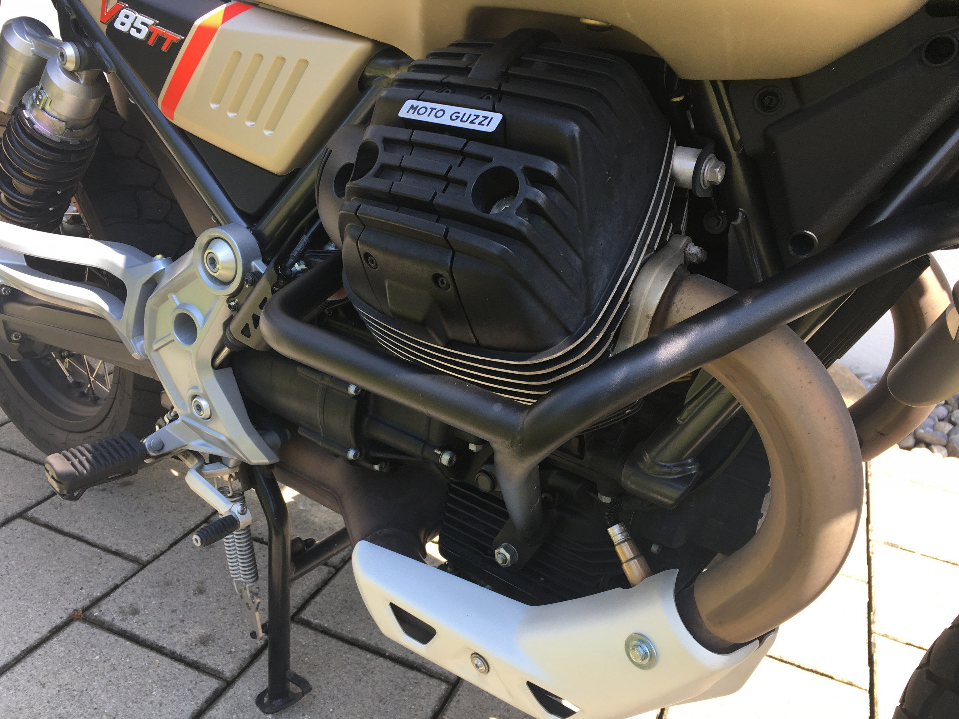 MOTO GUZZI V85 TT Travel-image-5