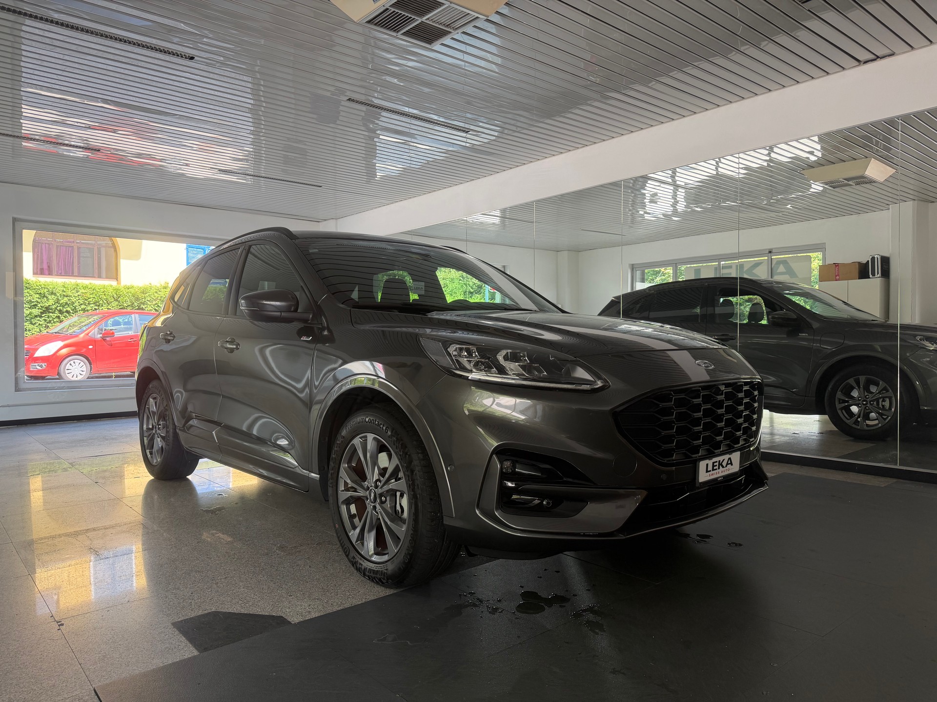FORD Kuga 2.5 PHEV ST-Line 2WD-image-2