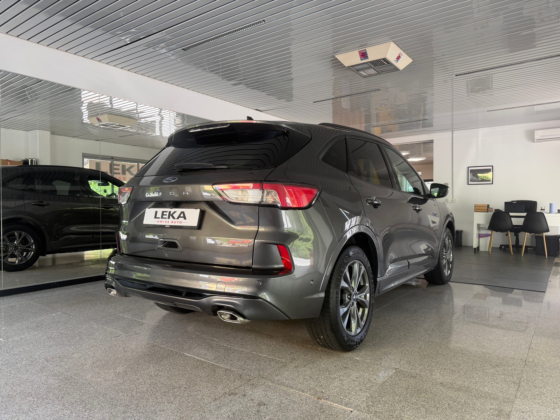 FORD Kuga 2.5 PHEV ST-Line 2WD-image-3