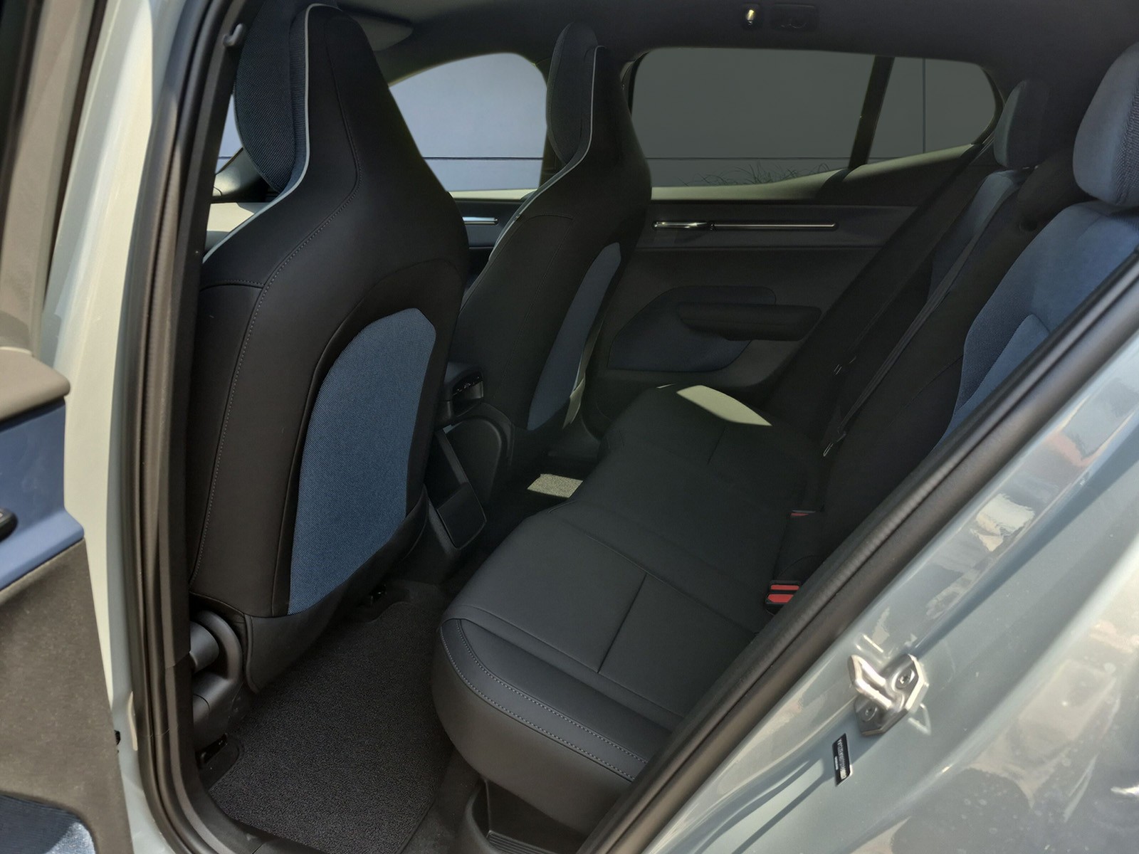 VOLVO EX 30 E60 Twin Plus Performance AWD-image-14