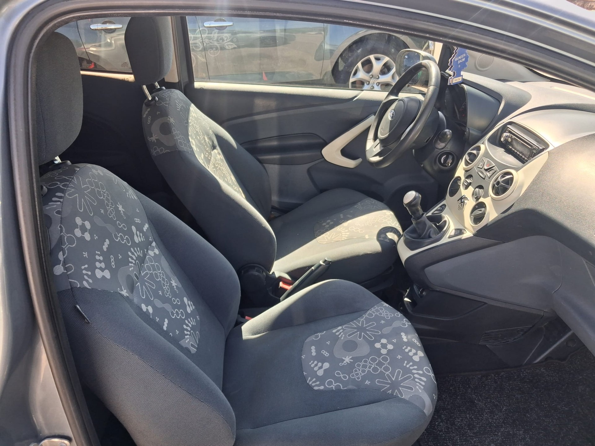 FORD KA 1.25 Titanium-image-8