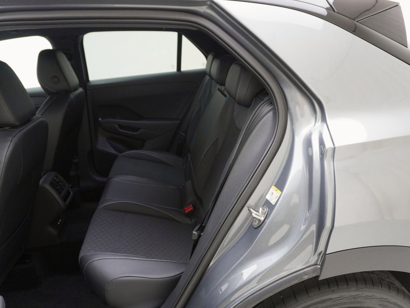 VW T-Roc 1.5 eTSI R-Line DSG-image-14
