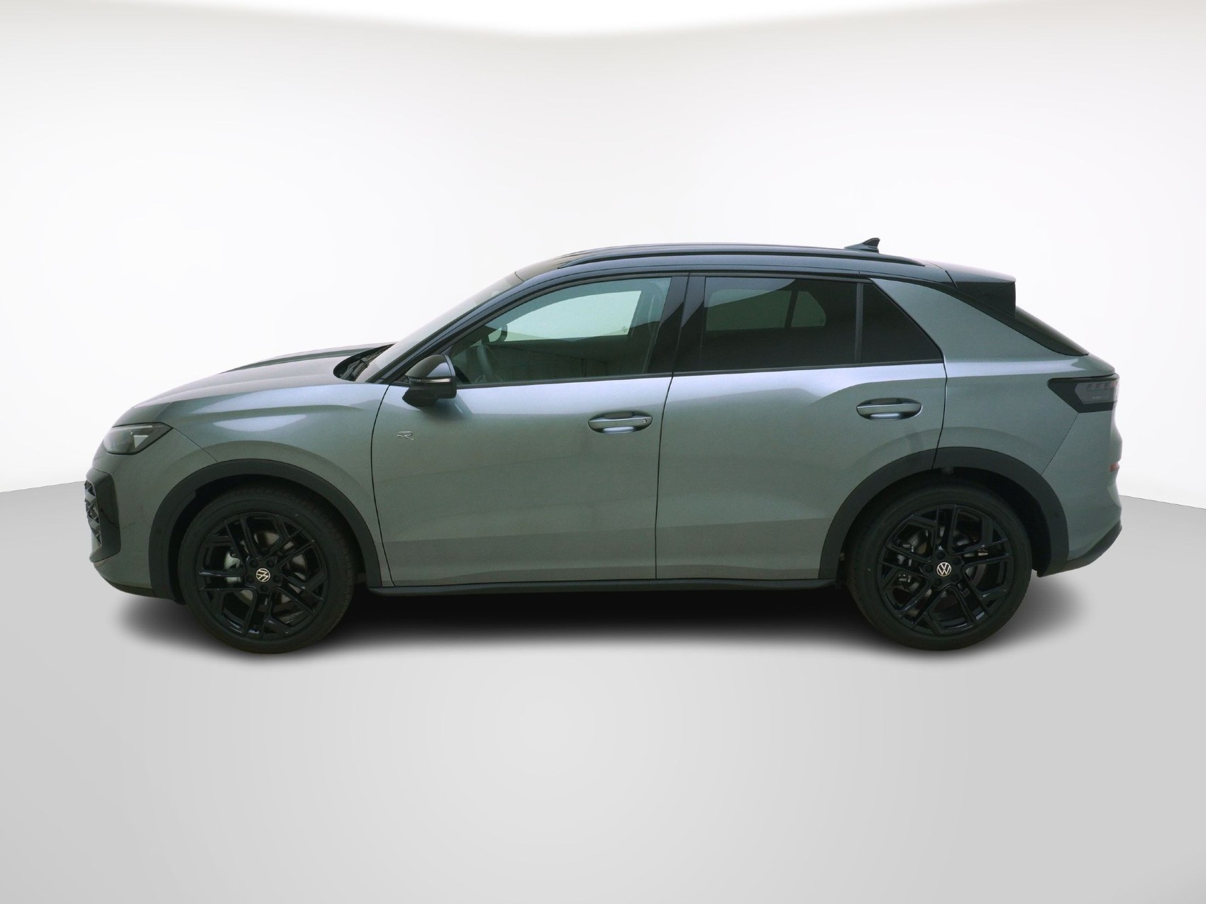 VW T-Roc 1.5 eTSI R-Line DSG-image-1