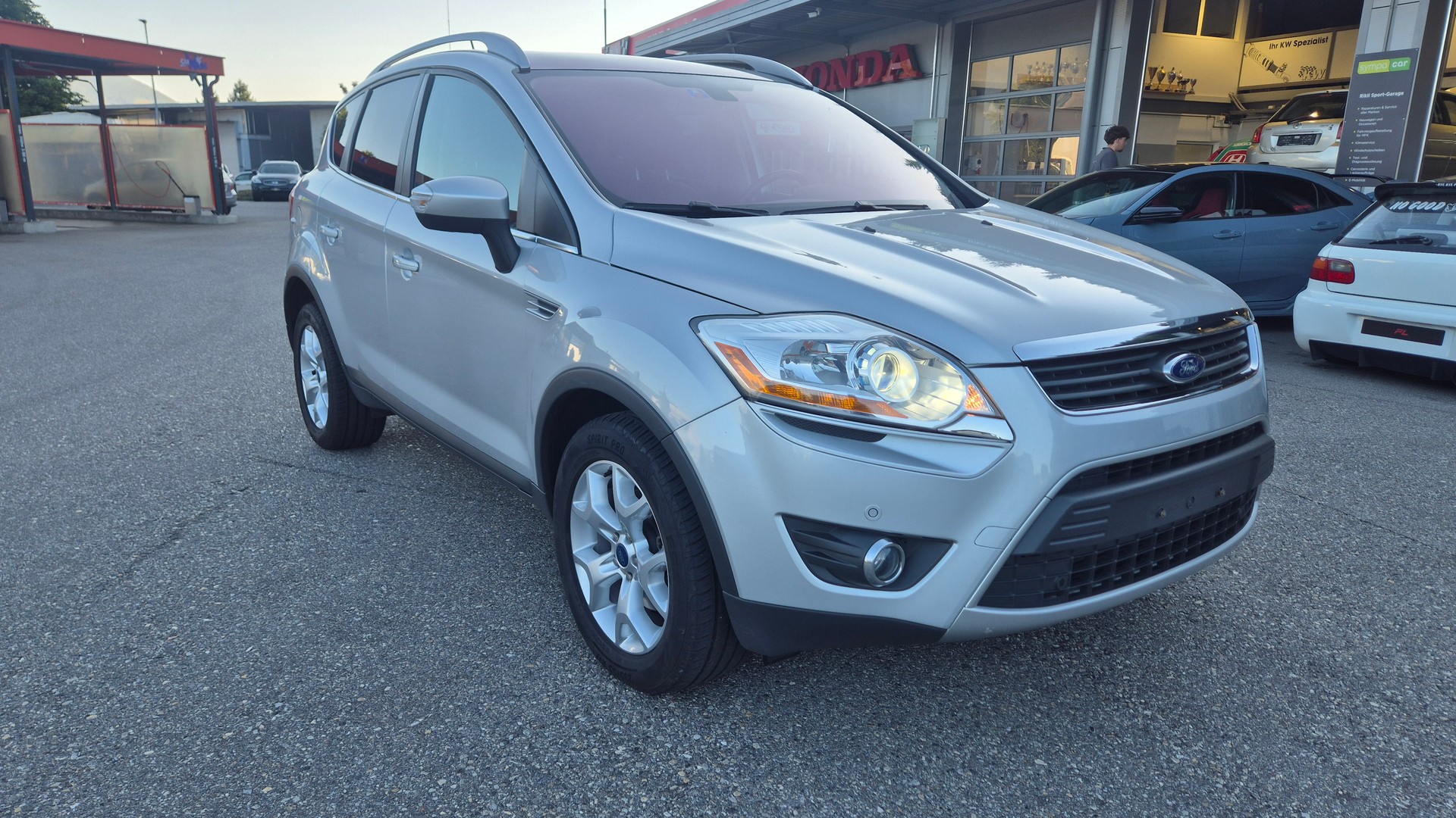 FORD Kuga 2.5 Turbo Carving 4WD Automatic-image-1