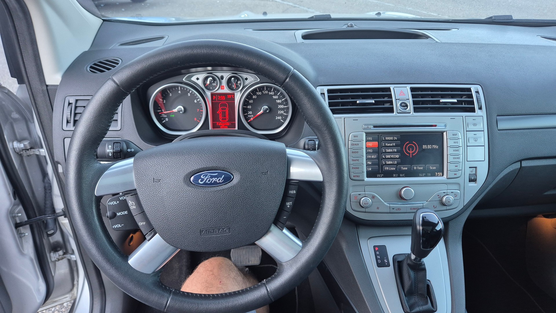 FORD Kuga 2.5 Turbo Carving 4WD Automatic-image-8