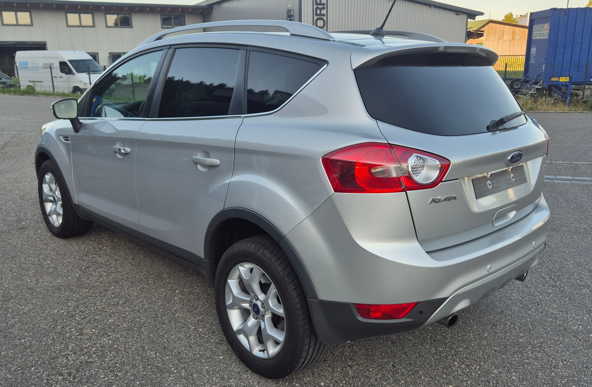 FORD Kuga 2.5 Turbo Carving 4WD Automatic-image-5