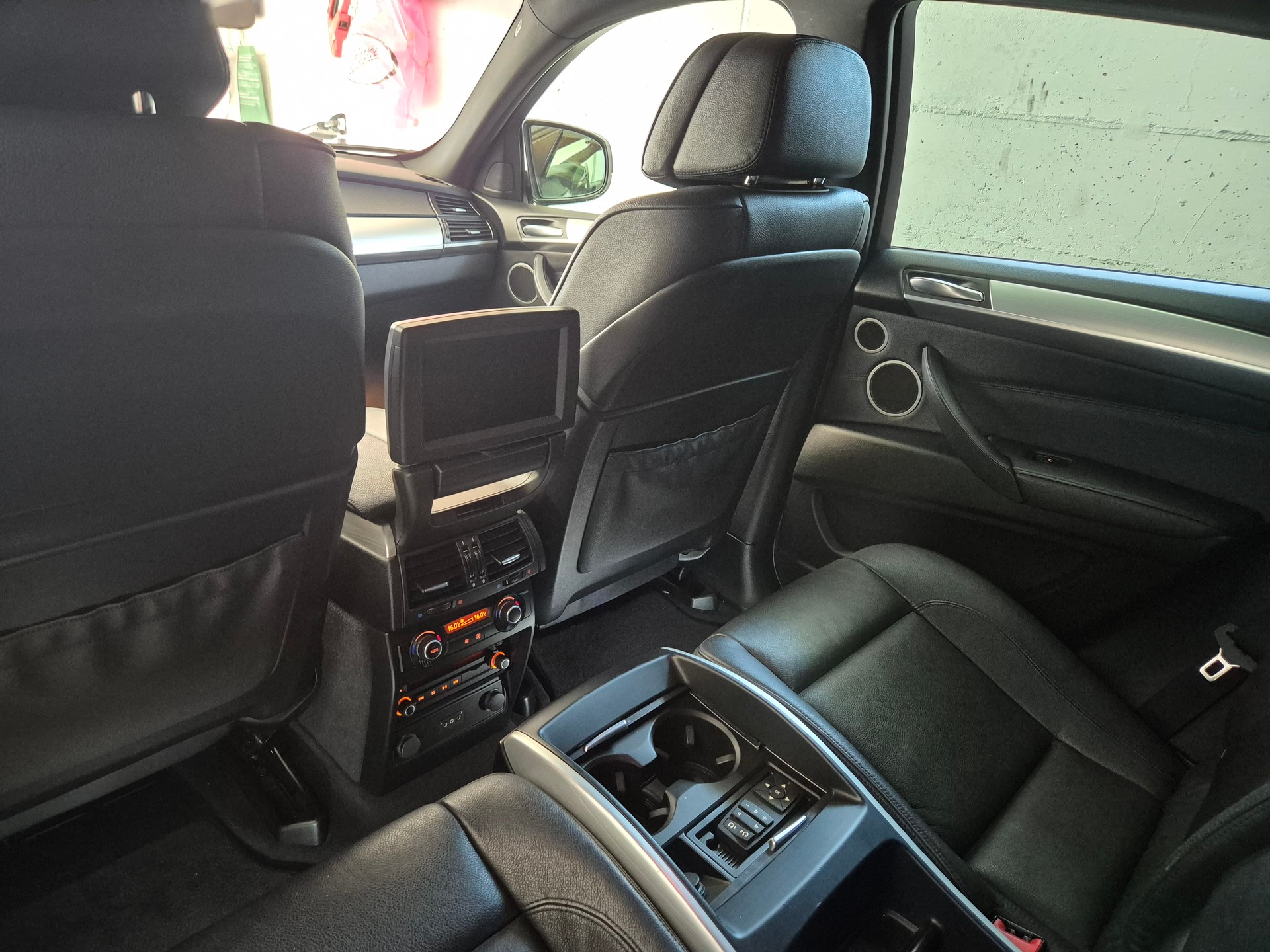 BMW 40d xDrive-image-2