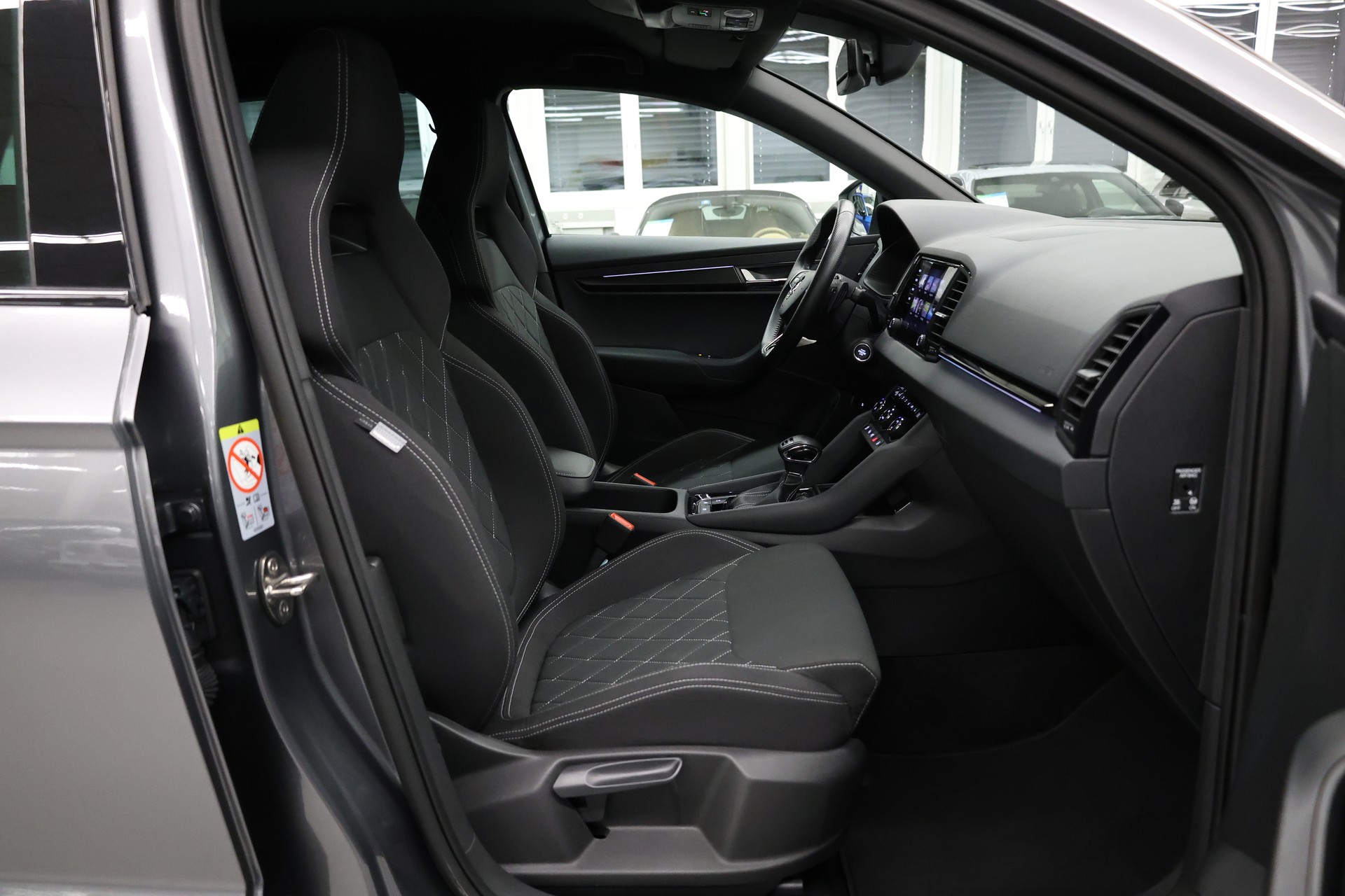 SKODA Karoq 2.0 TSI SportLine 4x4 DSG-image-14