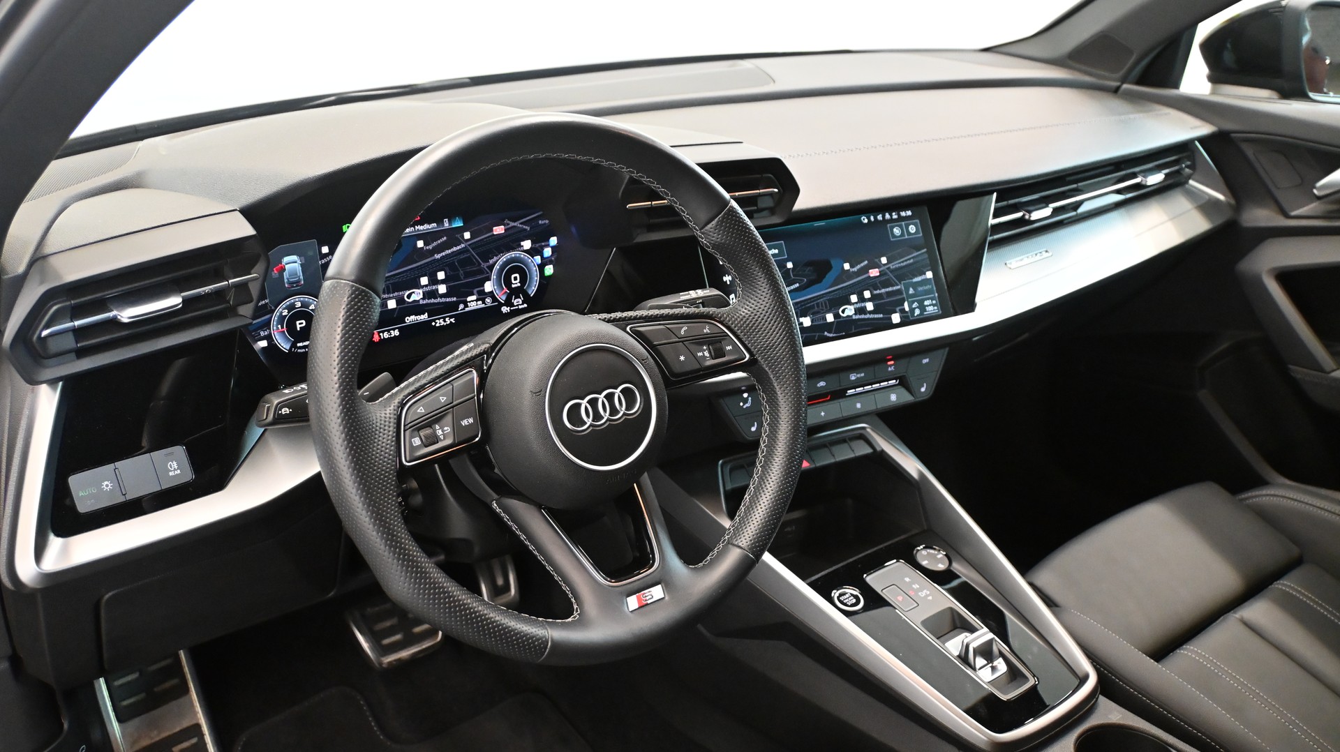 AUDI A3 Sportback 40 TDI S line S-tronic quattro-image-2