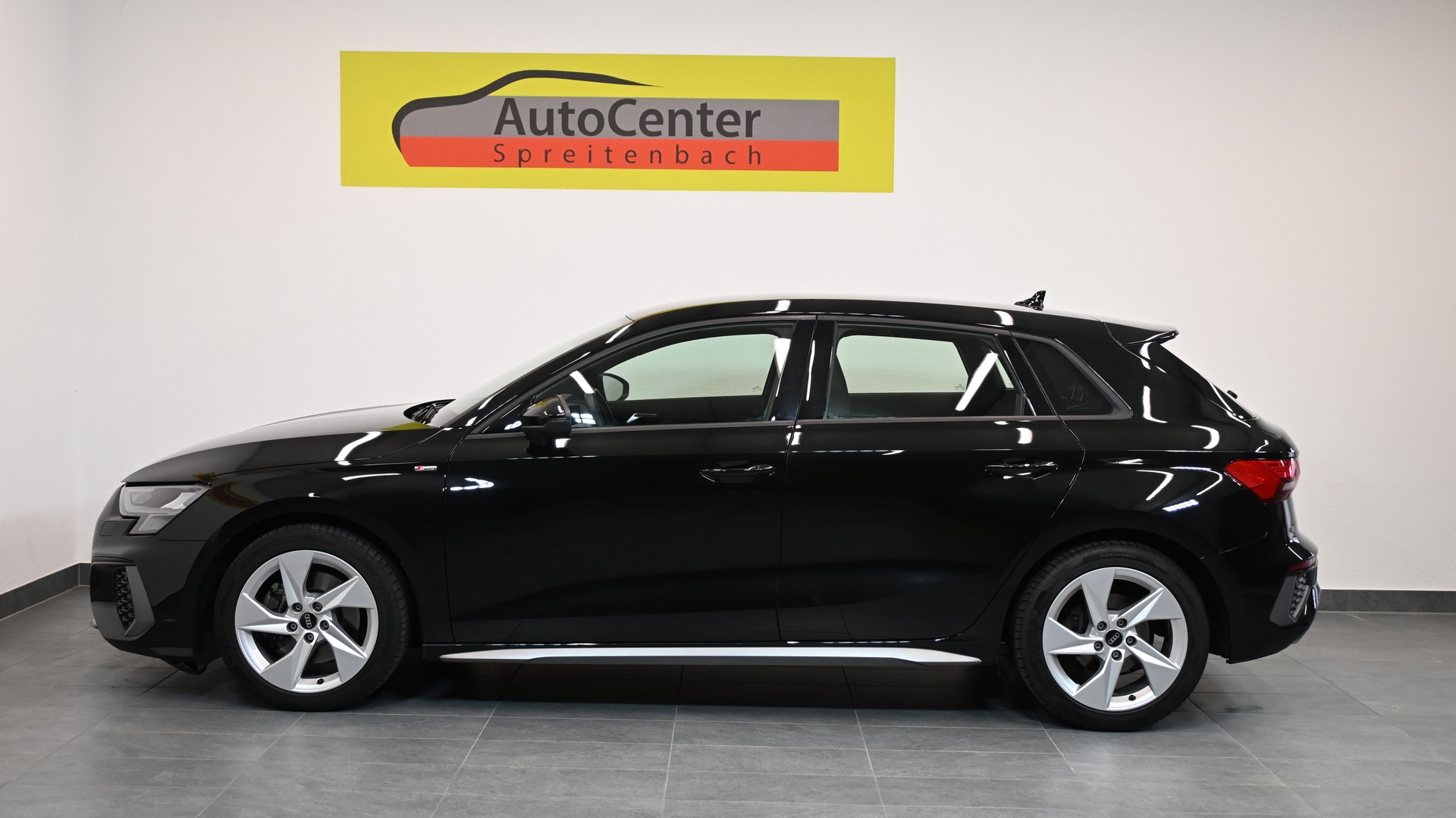 AUDI A3 Sportback 40 TDI S line S-tronic quattro-image-11