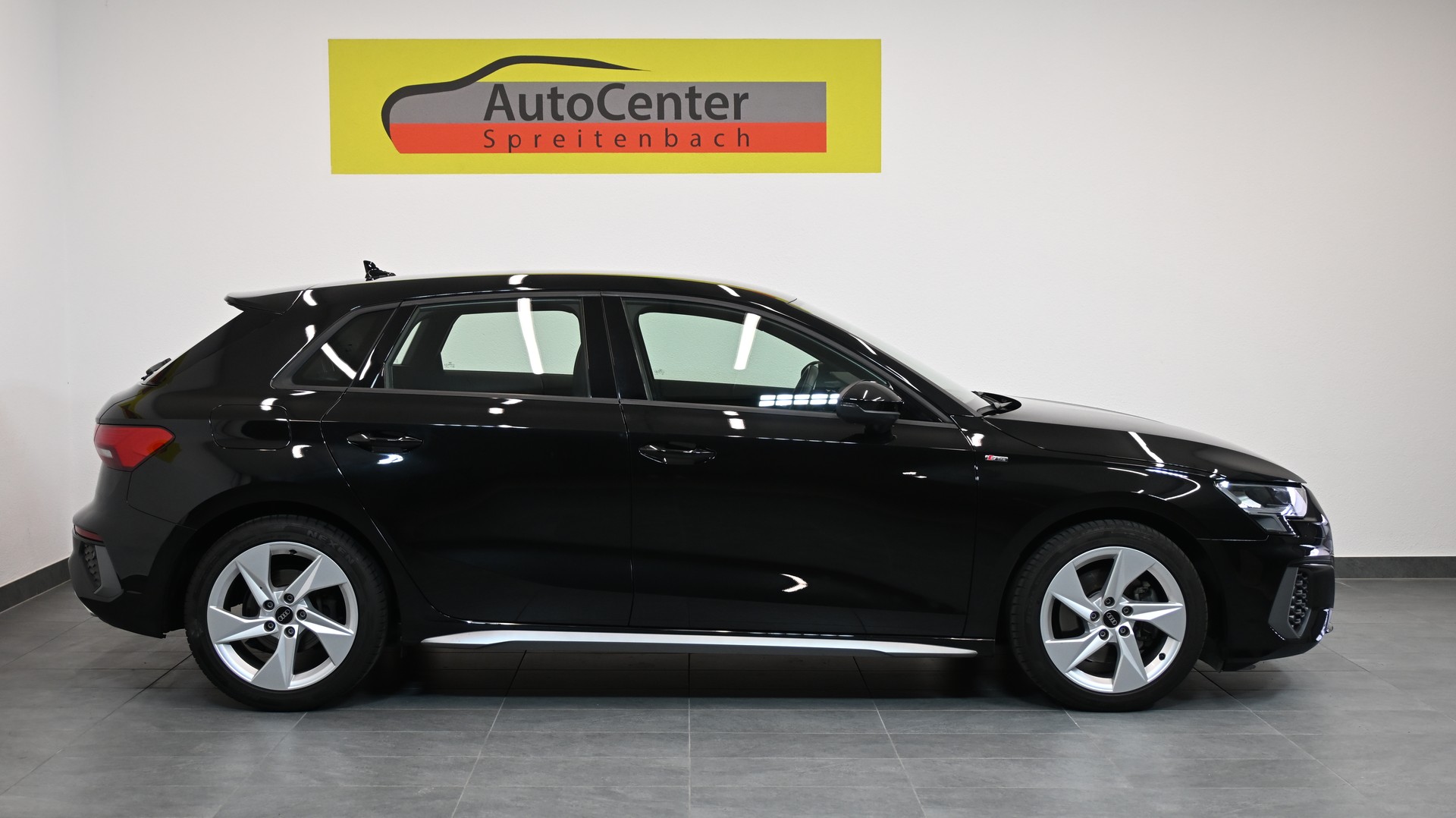 AUDI A3 Sportback 40 TDI S line S-tronic quattro-image-10