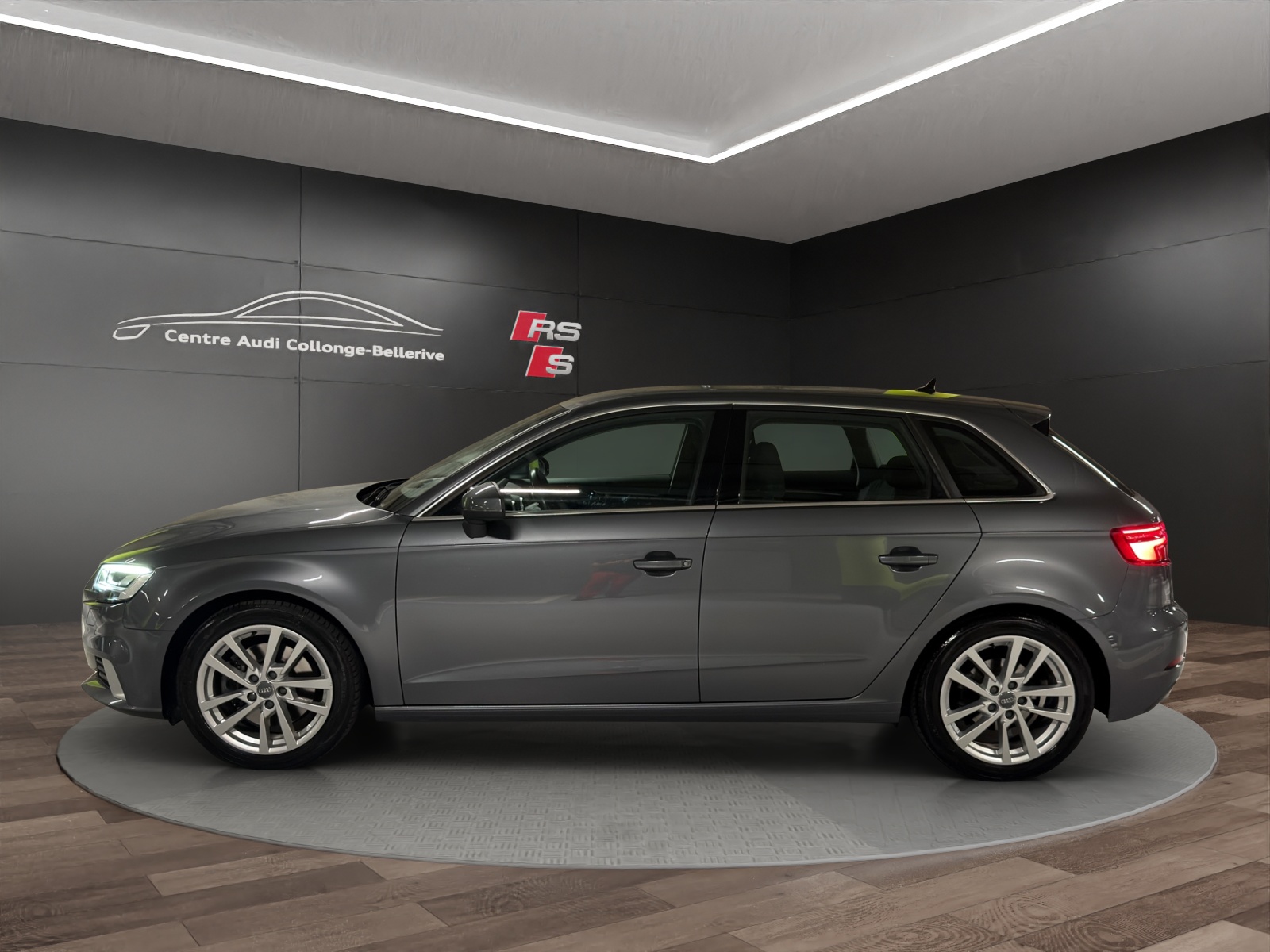 AUDI A3 Sportback 2.0 TFSI Sport quattro S-tronic-image-9