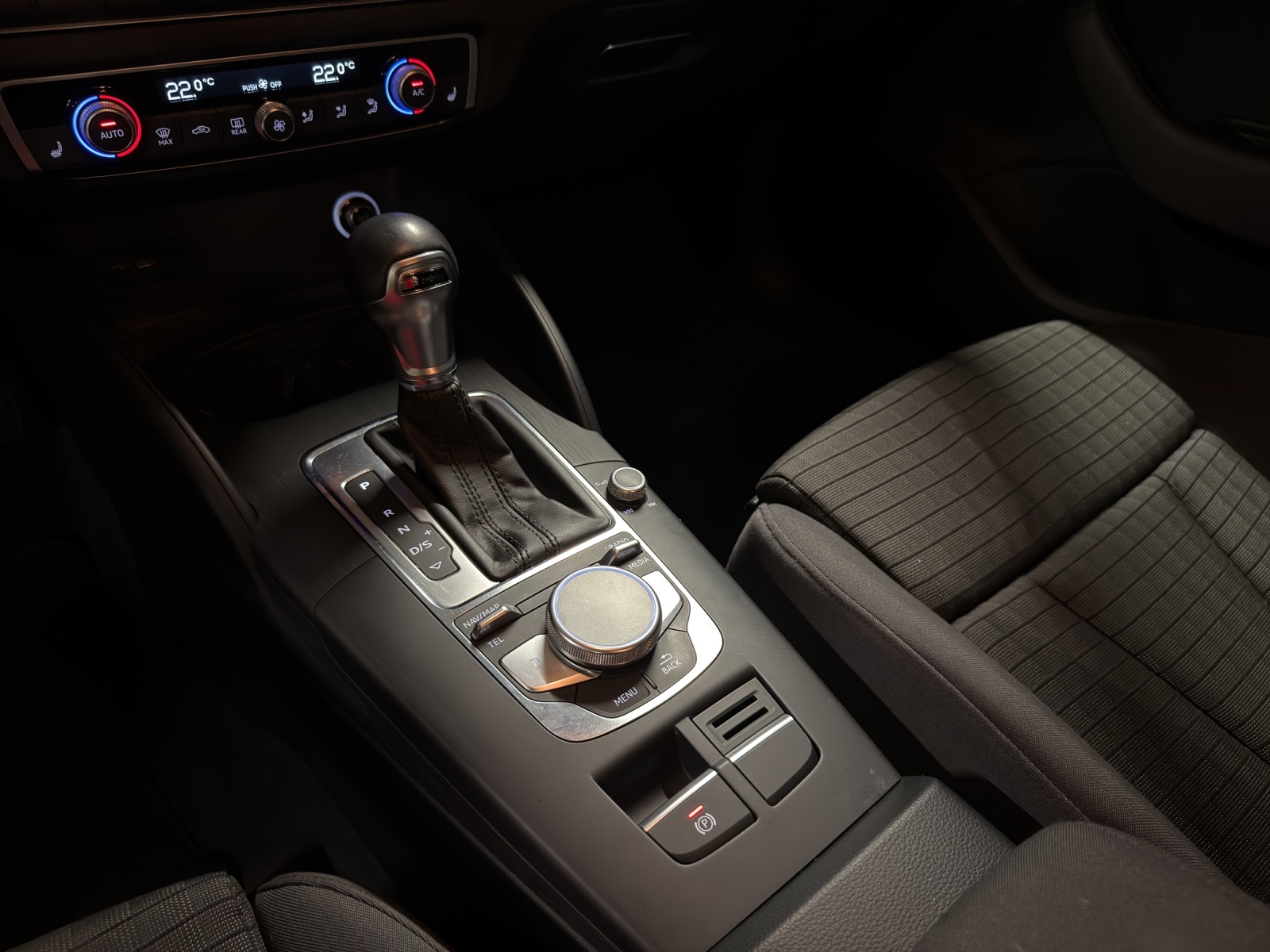 AUDI A3 Sportback 2.0 TFSI Sport quattro S-tronic-image-18