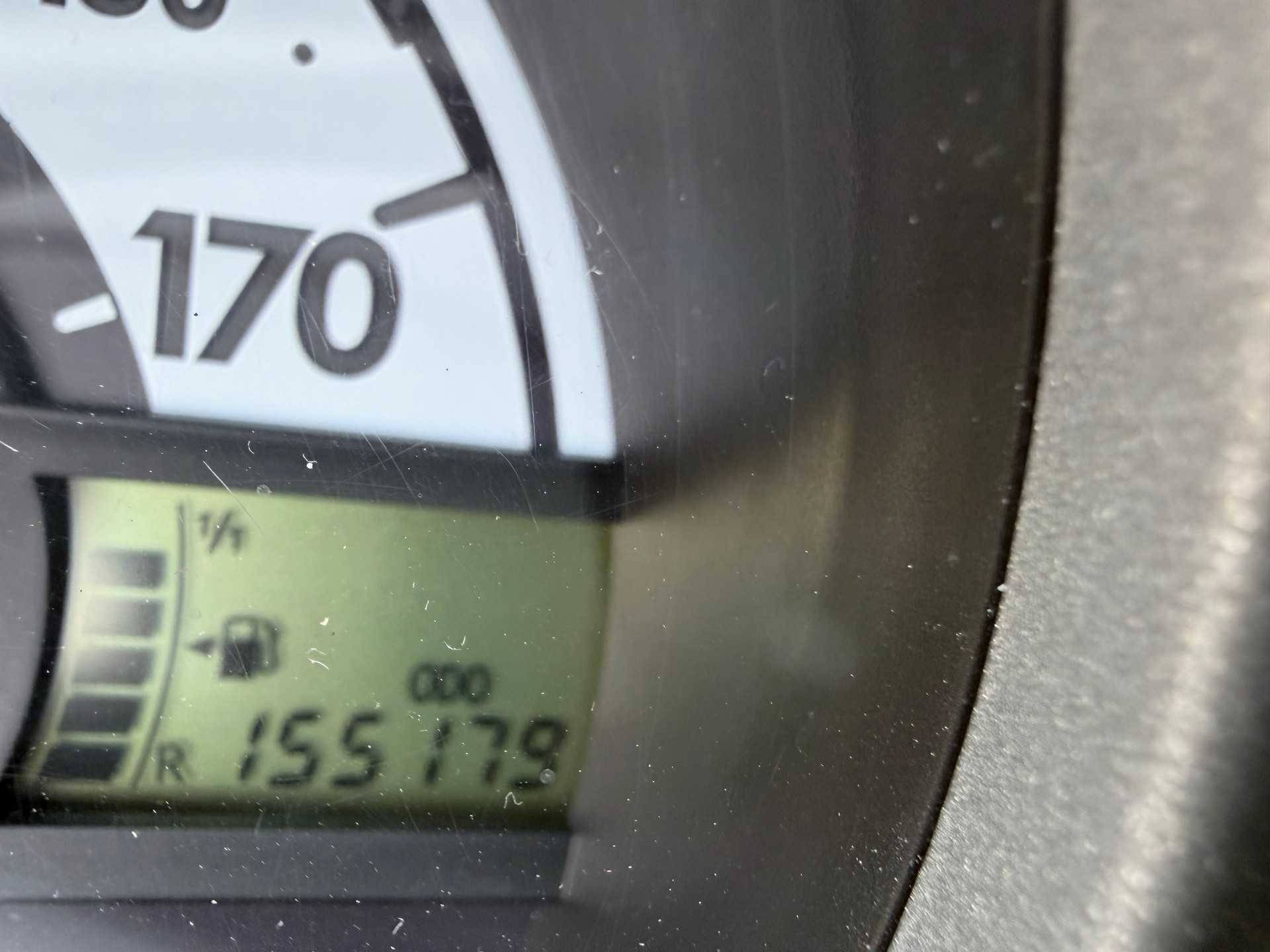 PEUGEOT 107 1.0 Swiss Edition-image-11