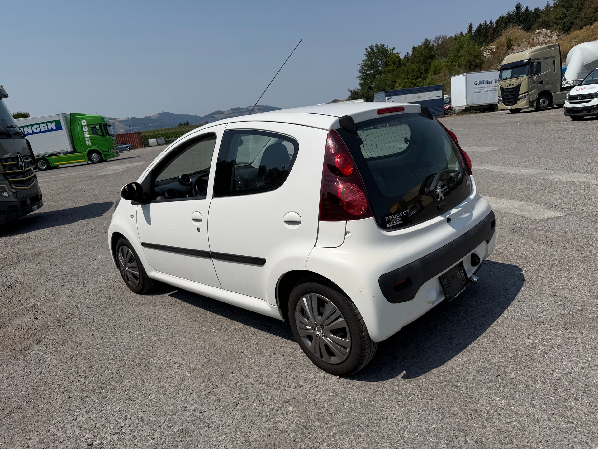 PEUGEOT 107 1.0 Swiss Edition-image-3