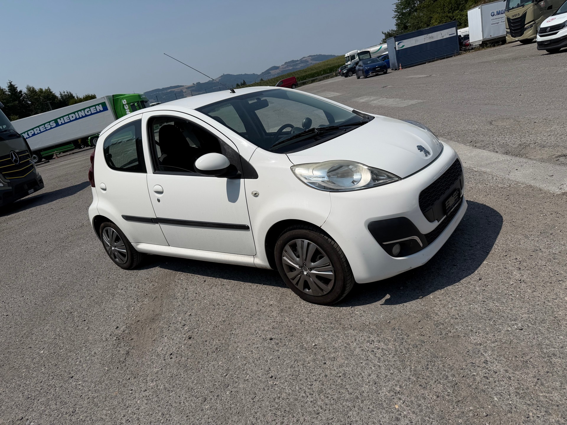PEUGEOT 107 1.0 Swiss Edition-image-2