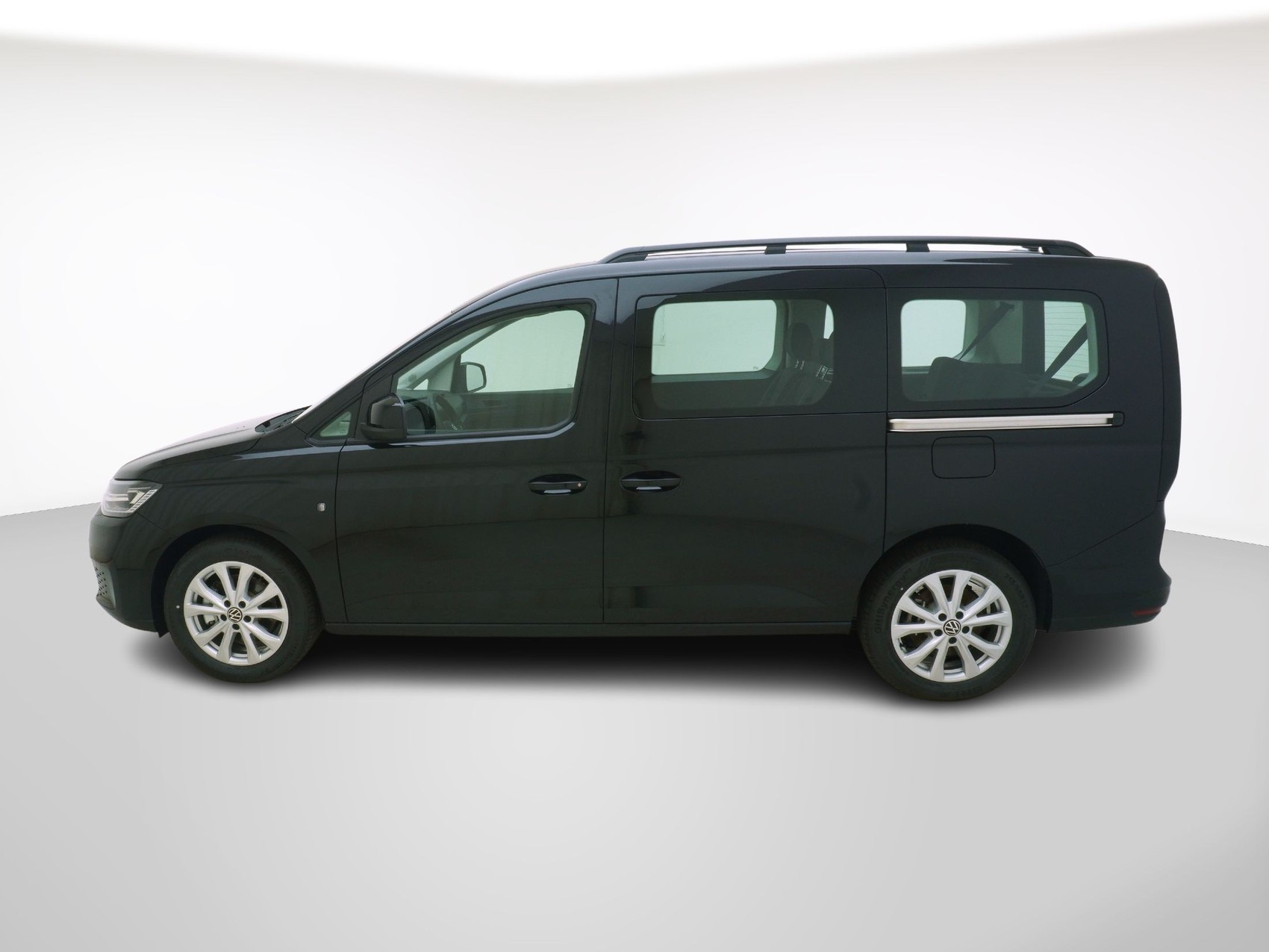 VW Caddy Maxi 2.0 TDI 4Motion-image-1