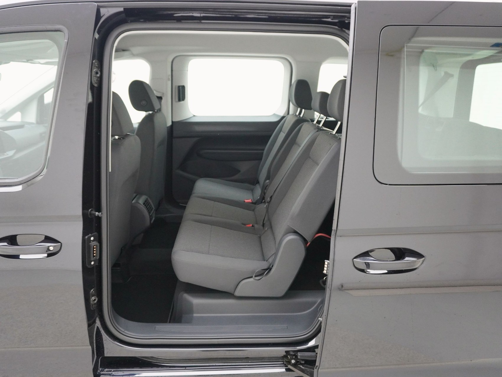 VW Caddy Maxi 2.0 TDI 4Motion-image-13
