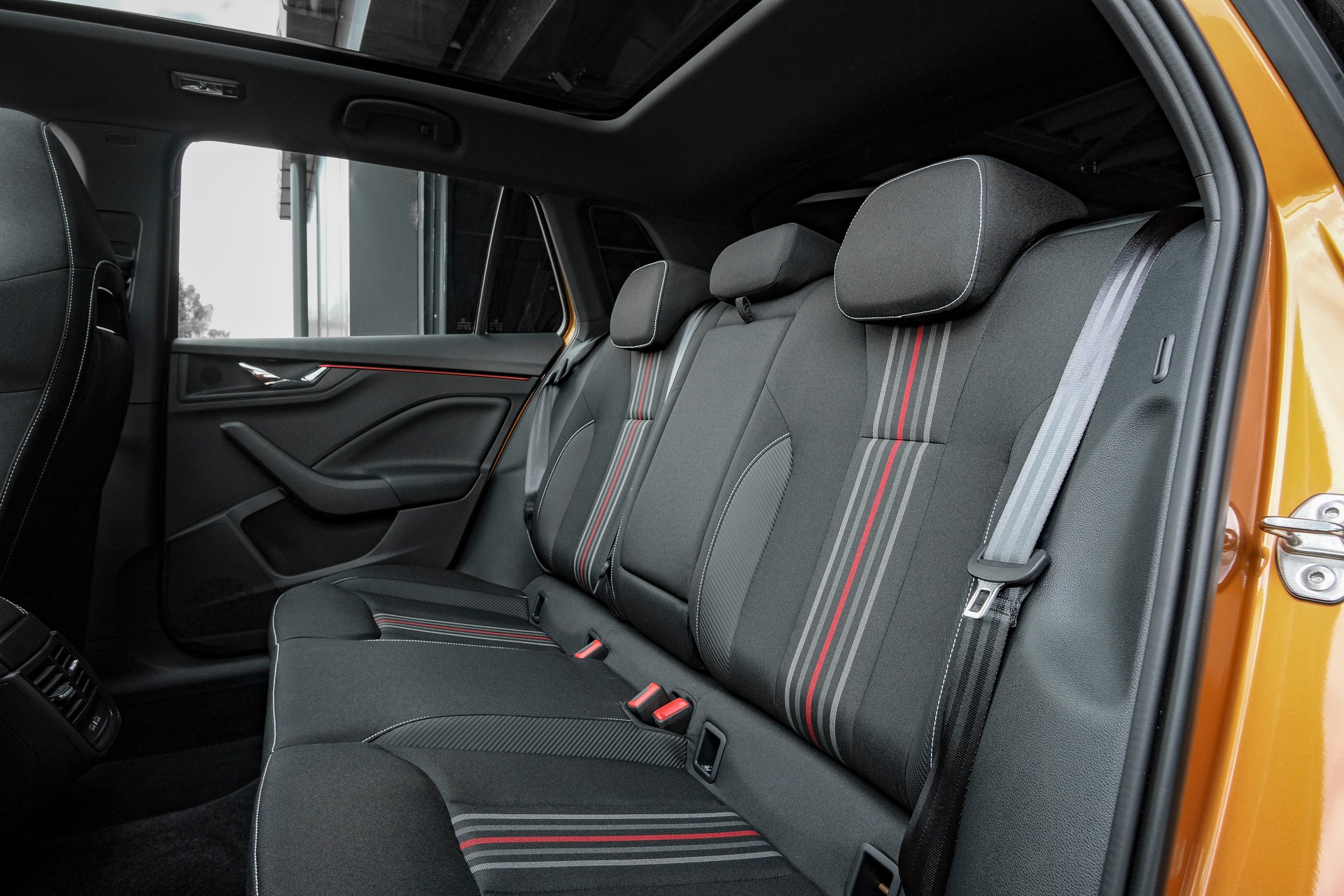 SKODA Kamiq 1.0 TSI Monte Carlo DSG-image-11