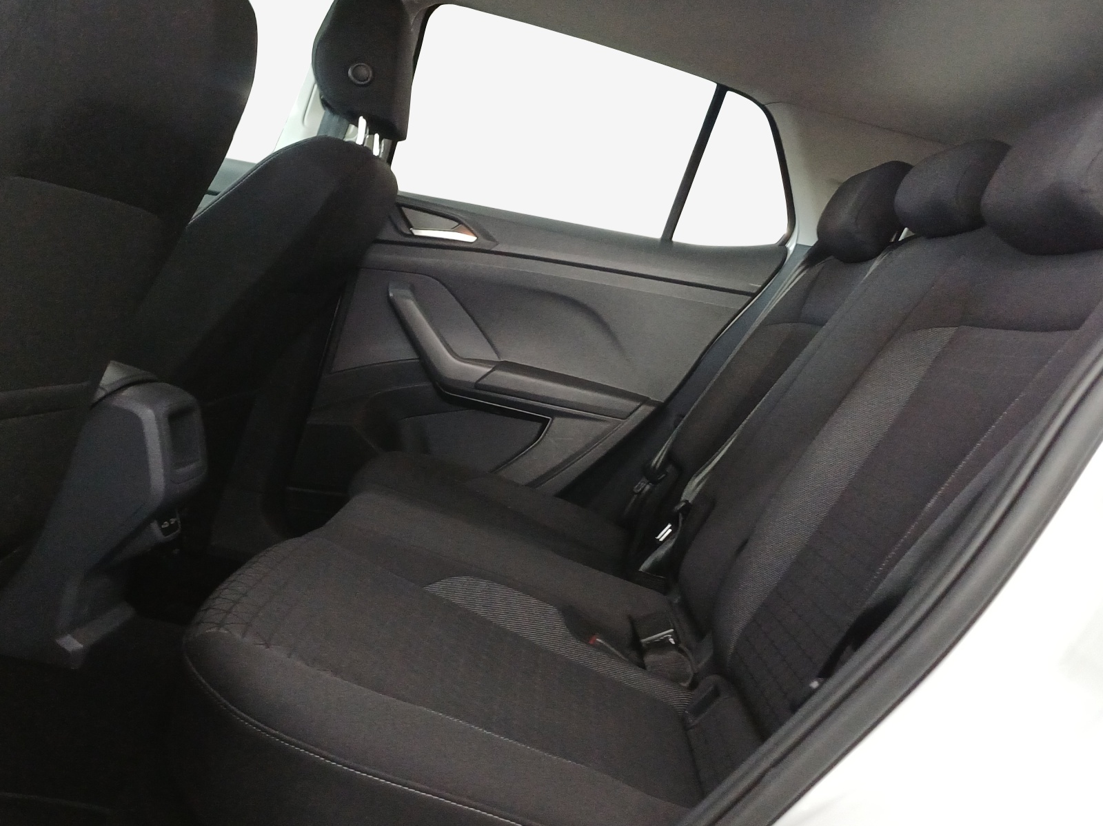 VW T-Cross 1.0 TSI Life-image-11