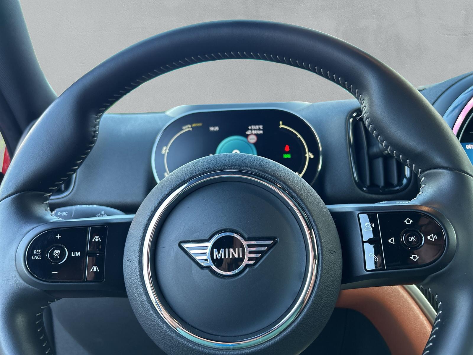 MINI Countryman SE ALL4 1.5i F60 (CH)-image-22