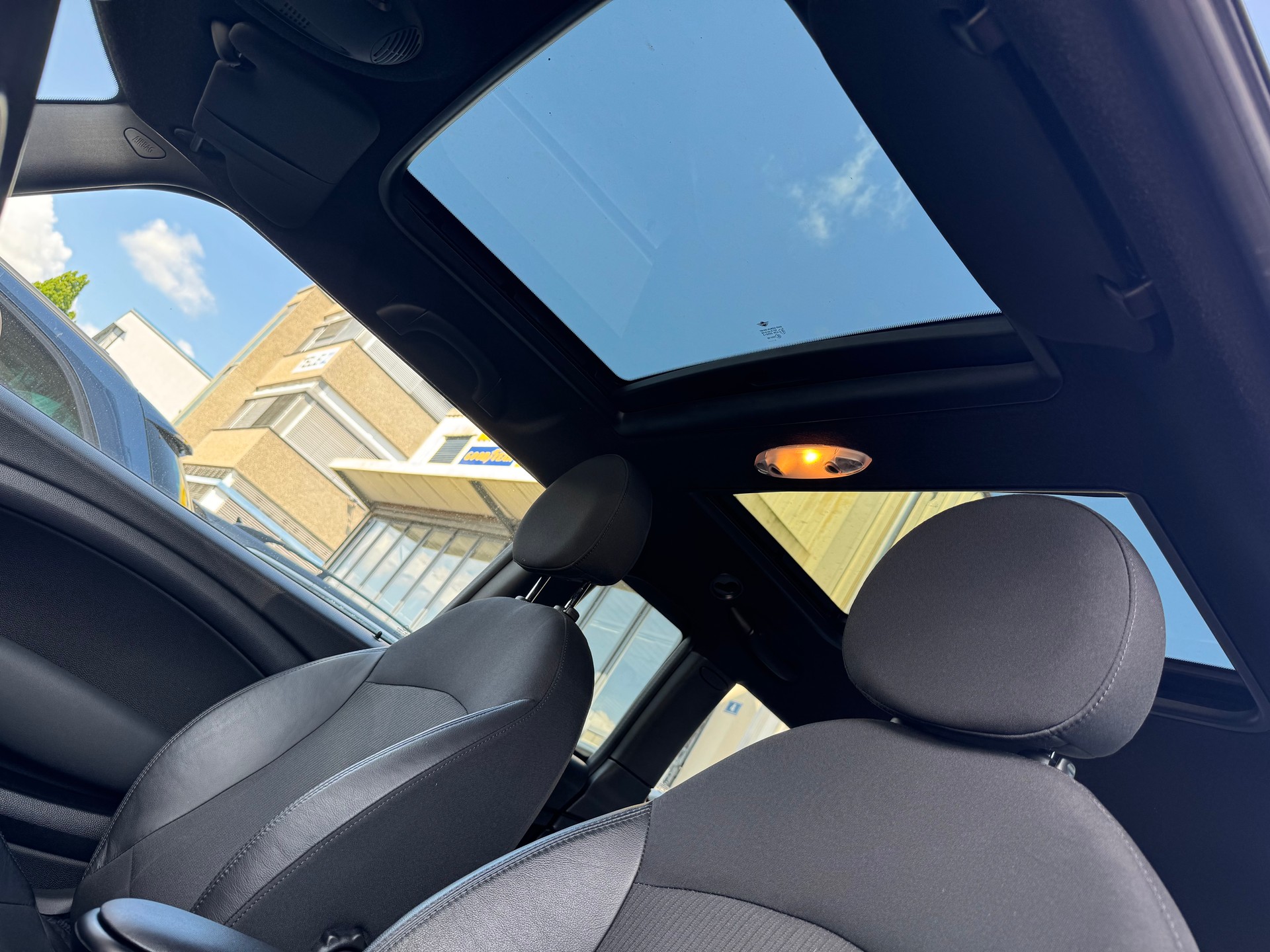 MINI Clubman Cooper-image-6