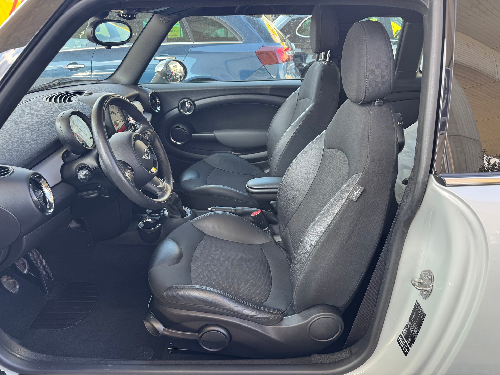 MINI Clubman Cooper-image-4