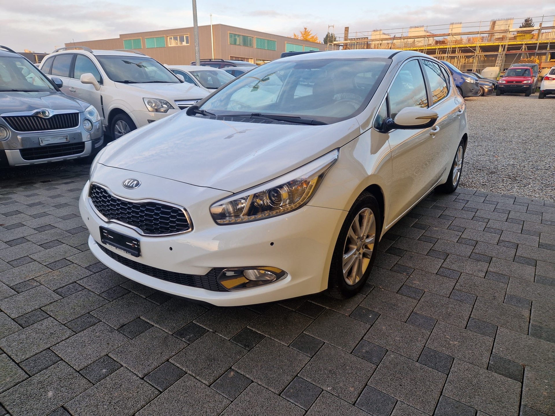 KIA Cee'd 1.6 GDi Trend DCT-image-2