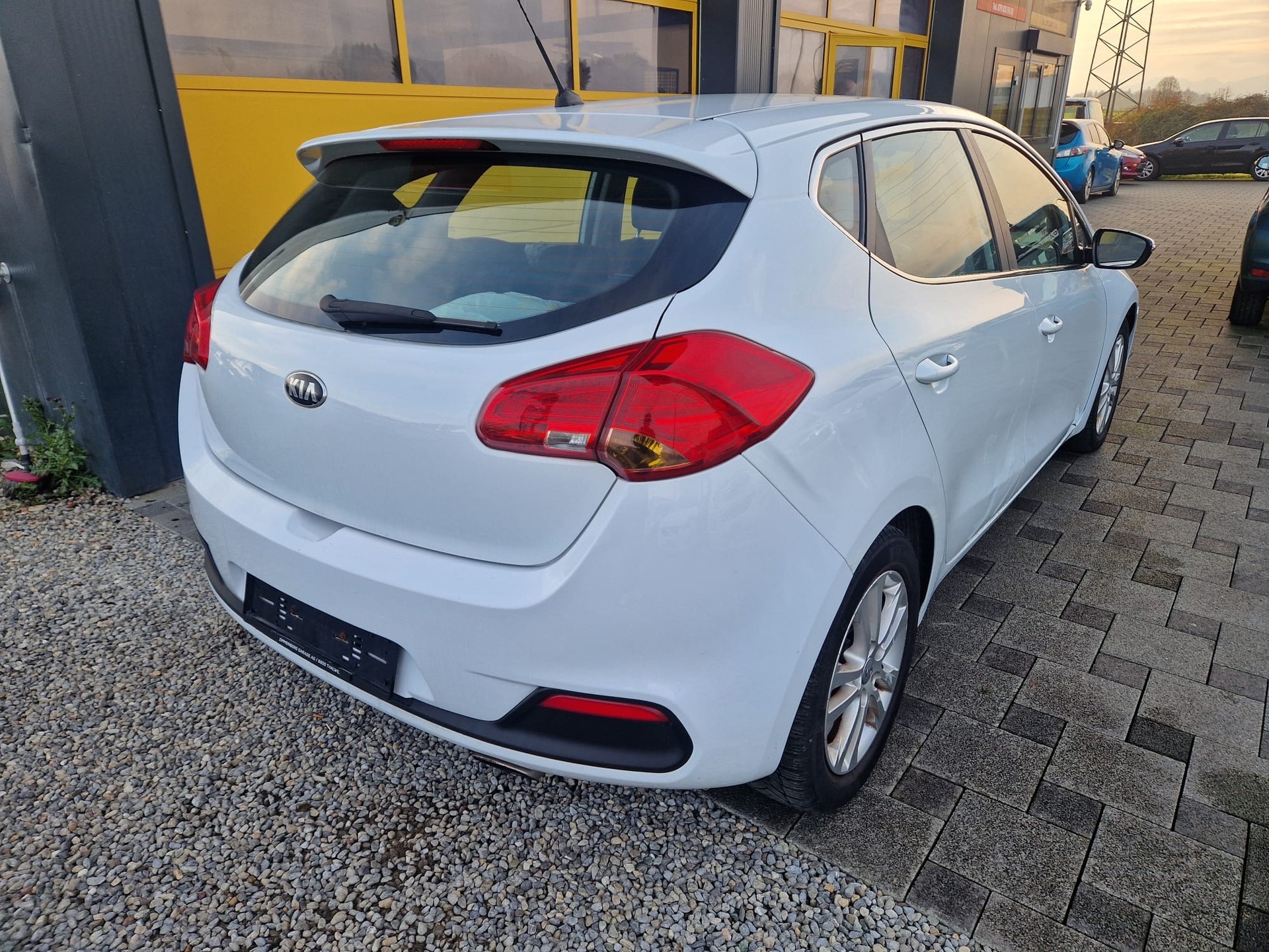 KIA Cee'd 1.6 GDi Trend DCT-image-3