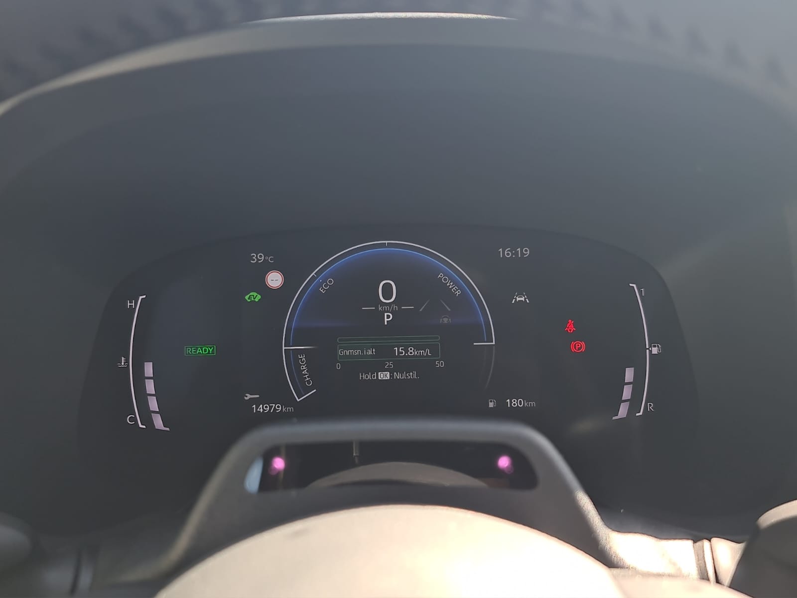 TOYOTA Aygo X 1.5 Comfort e-CVT-image-10