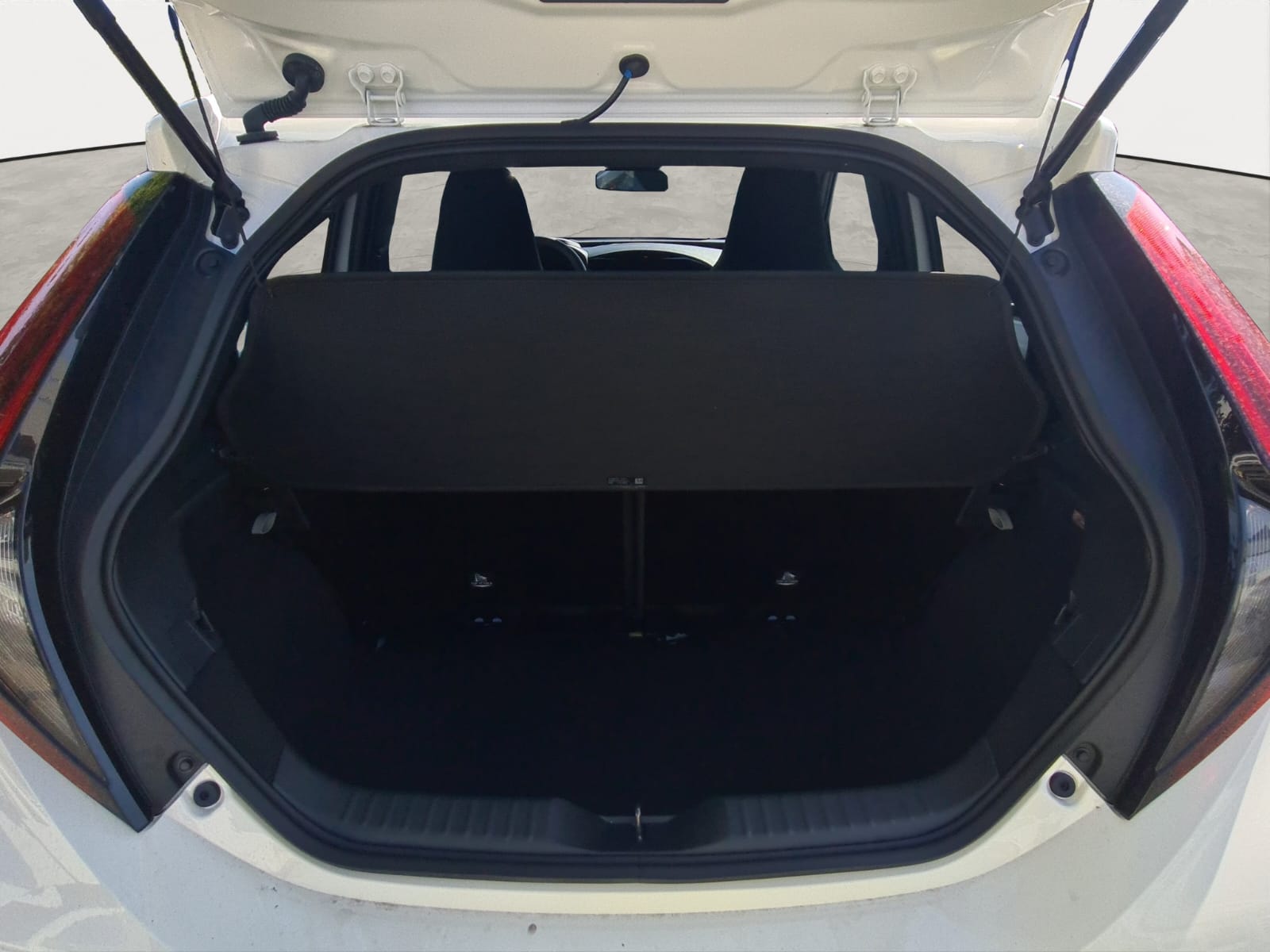 TOYOTA Aygo X 1.5 Comfort e-CVT-image-8