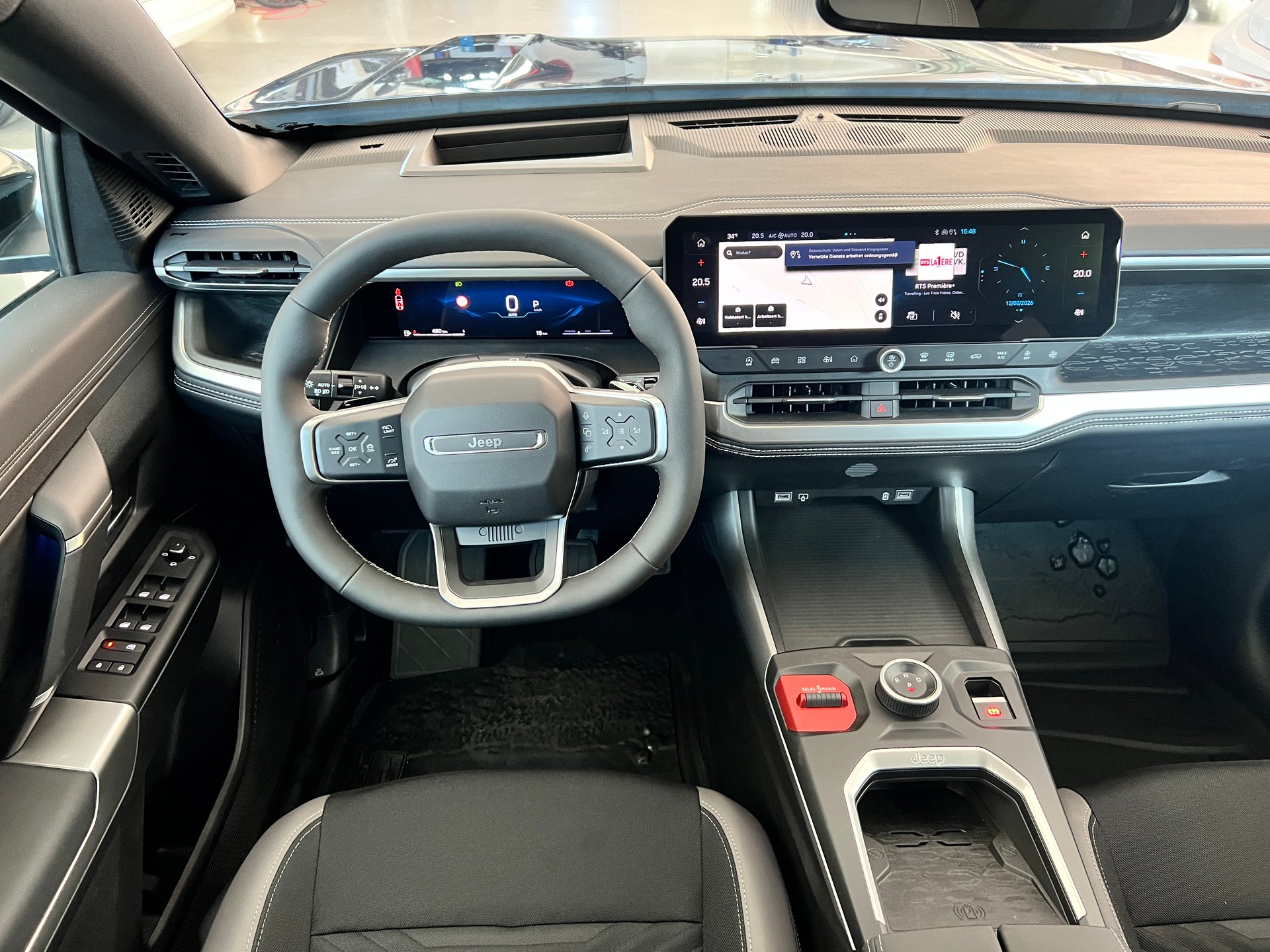 JEEP Compass 1.2 T e-Hybrid First Edition-image-13